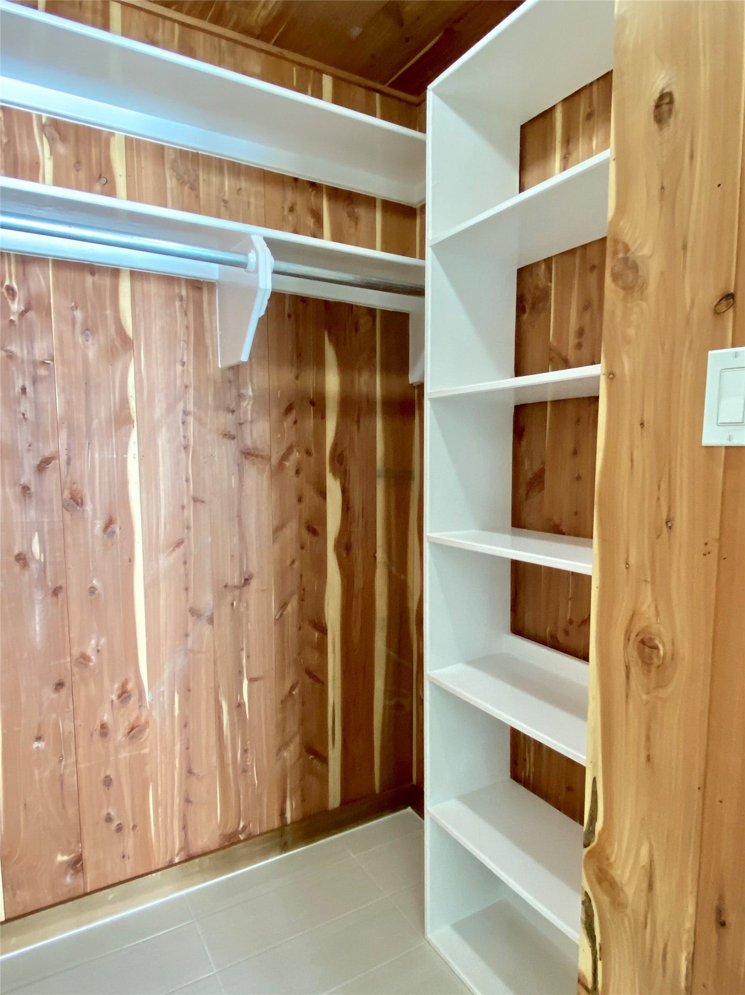 919 Long Reach Drive, Tiki Island, TX 77554 Cedar closet is such a nice touch.