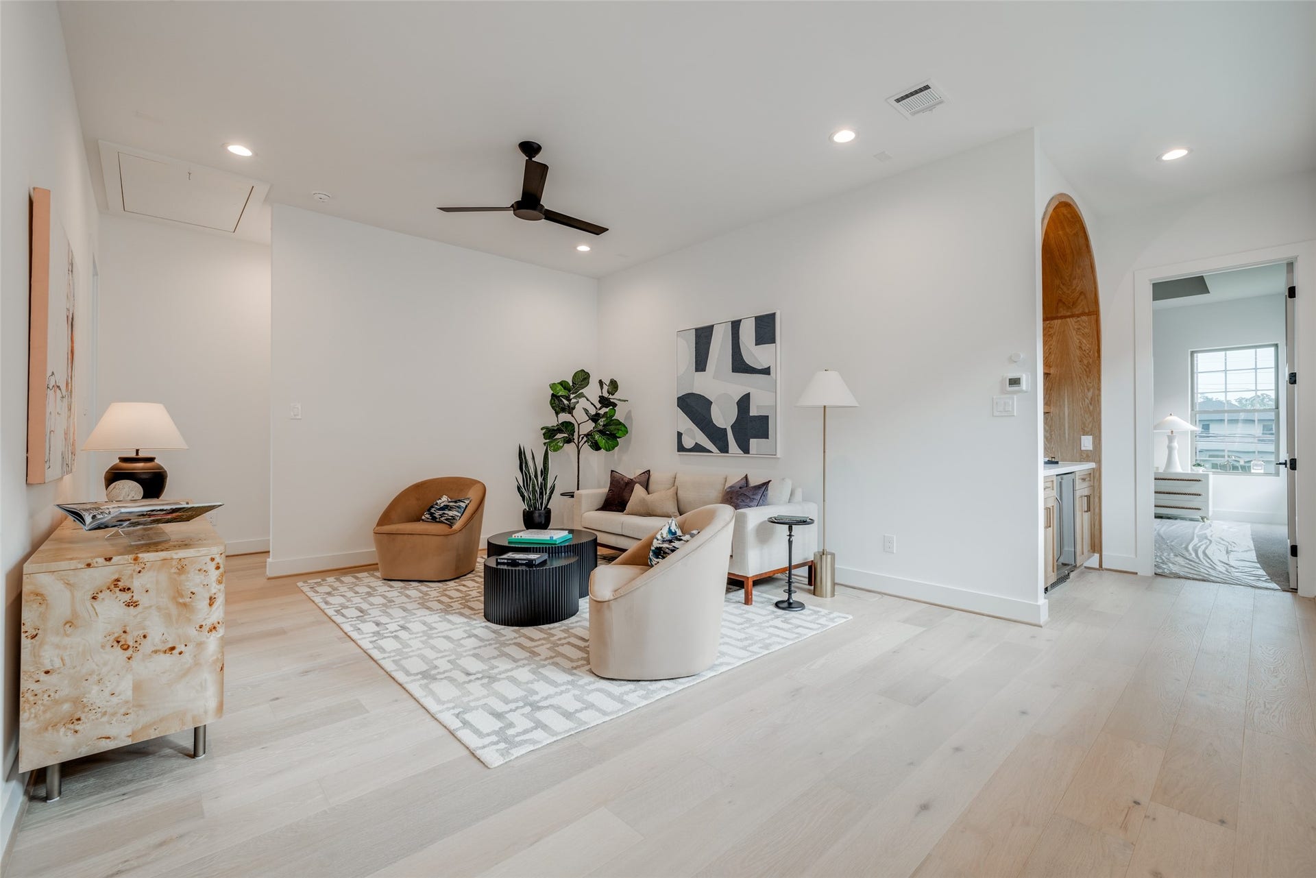 1907 SUL ROSS Street, Houston, TX 77098 * Est Compl 04/30/2027 *
* ASK ABOUT CUSTOMIZATION OPTIONS DURING CONSTRUCTION ONLY
* MAZZARINO MODEL HOME
* PHOTOS MAY SHOW A SIMILAR FLOOR PLAN AND/OR UPGRADED/ALTERNATIVE FINISHES
* Please use these photos as a guide
* THIS IS AN ACTIVE CONSTRUCTION SITE, BUYERS MUST REQUEST APPOINTMENT TO BE ON PREMISE AT ALL TIMES.