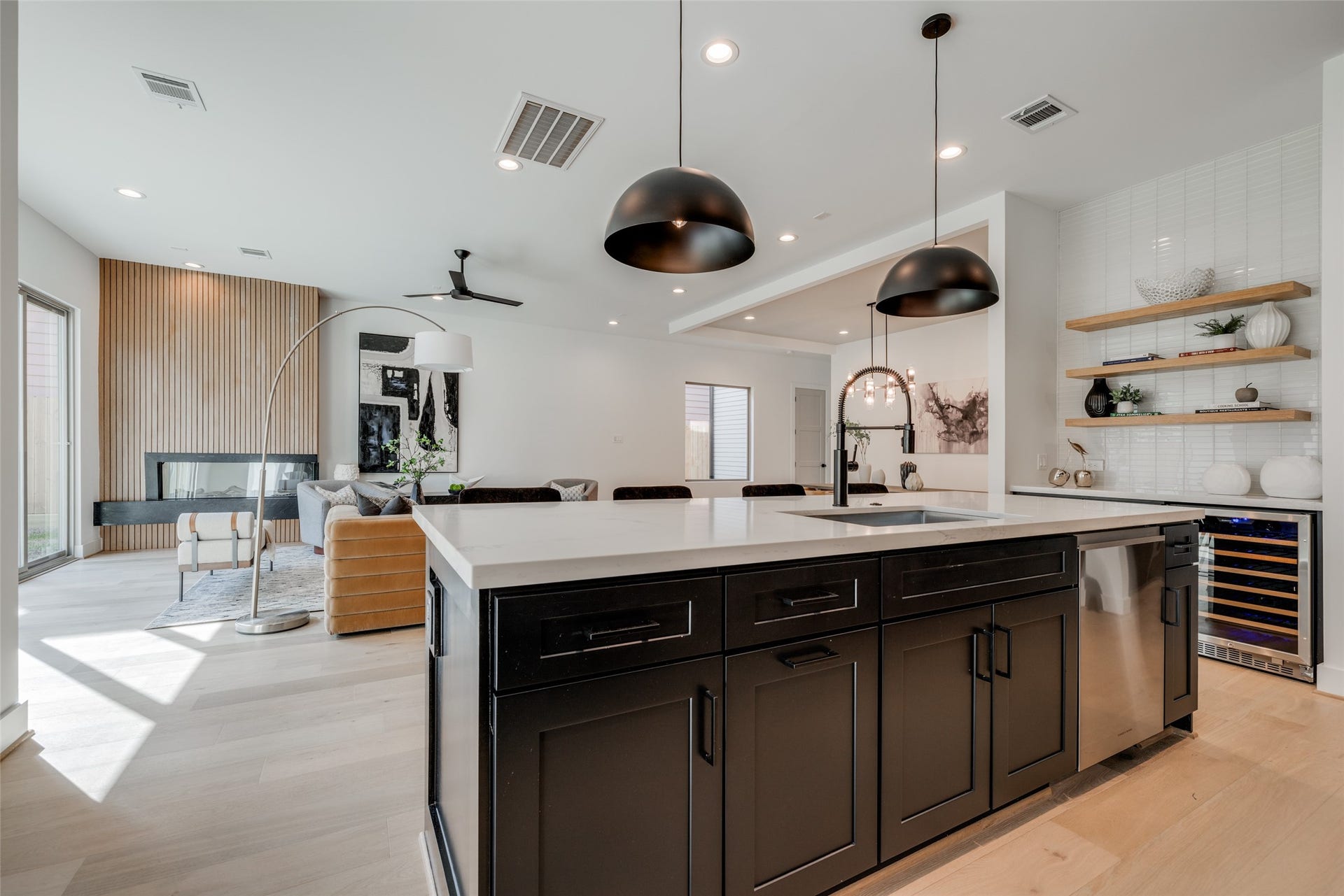 1907 SUL ROSS Street, Houston, TX 77098 * Est Compl 04/30/2027 *
* ASK ABOUT CUSTOMIZATION OPTIONS DURING CONSTRUCTION ONLY
* MAZZARINO MODEL HOME
* PHOTOS MAY SHOW A SIMILAR FLOOR PLAN AND/OR UPGRADED/ALTERNATIVE FINISHES
* Please use these photos as a guide
* THIS IS AN ACTIVE CONSTRUCTION SITE, BUYERS MUST REQUEST APPOINTMENT TO BE ON PREMISE AT ALL TIMES.