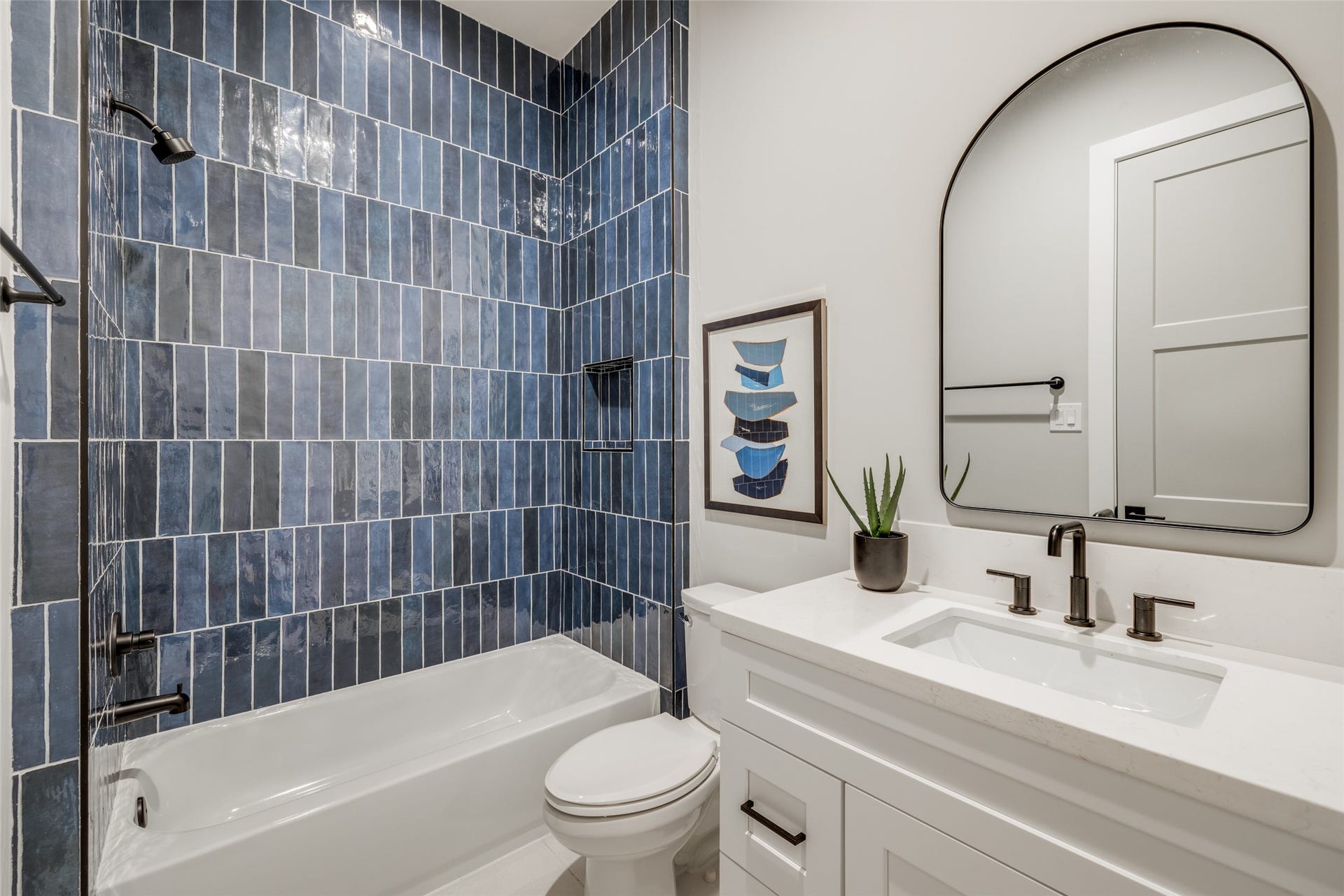 1907 SUL ROSS Street, Houston, TX 77098 * Est Compl 04/30/2027 *
* ASK ABOUT CUSTOMIZATION OPTIONS DURING CONSTRUCTION ONLY
* MAZZARINO MODEL HOME
* PHOTOS MAY SHOW A SIMILAR FLOOR PLAN AND/OR UPGRADED/ALTERNATIVE FINISHES
* Please use these photos as a guide
* THIS IS AN ACTIVE CONSTRUCTION SITE, BUYERS MUST REQUEST APPOINTMENT TO BE ON PREMISE AT ALL TIMES.