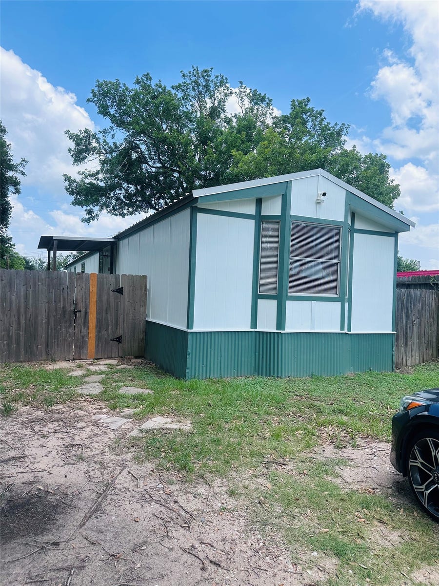 Property photo for 420 10th Street, Hempstead, TX