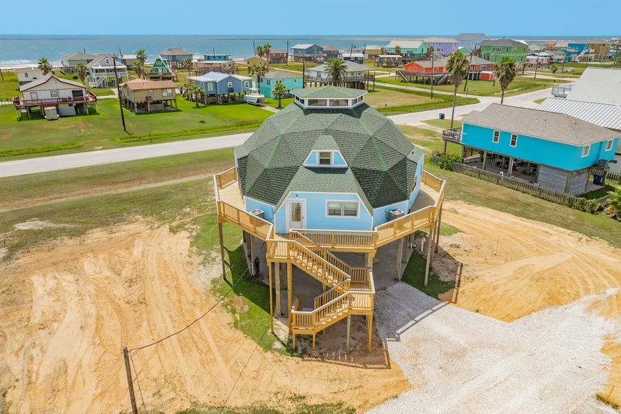 Property photo for 810 Surf Drive, Surfside Beach, TX
