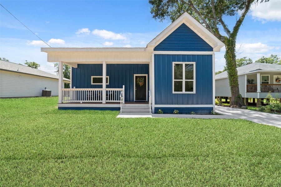 Property photo for 401 W A Street, Eagle Lake, TX
