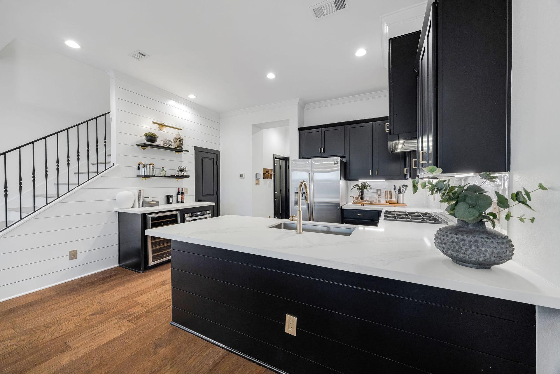 5537 Petty Street, Houston, TX 77007 5537 Petty Street, Houston, TX 77007