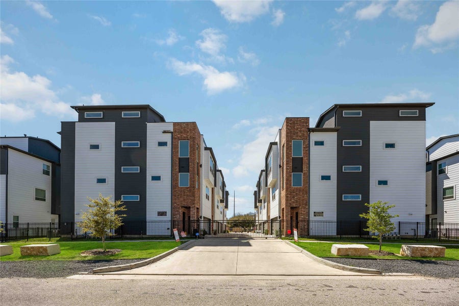 Property photo for 3028 Lamar Street, Houston, TX