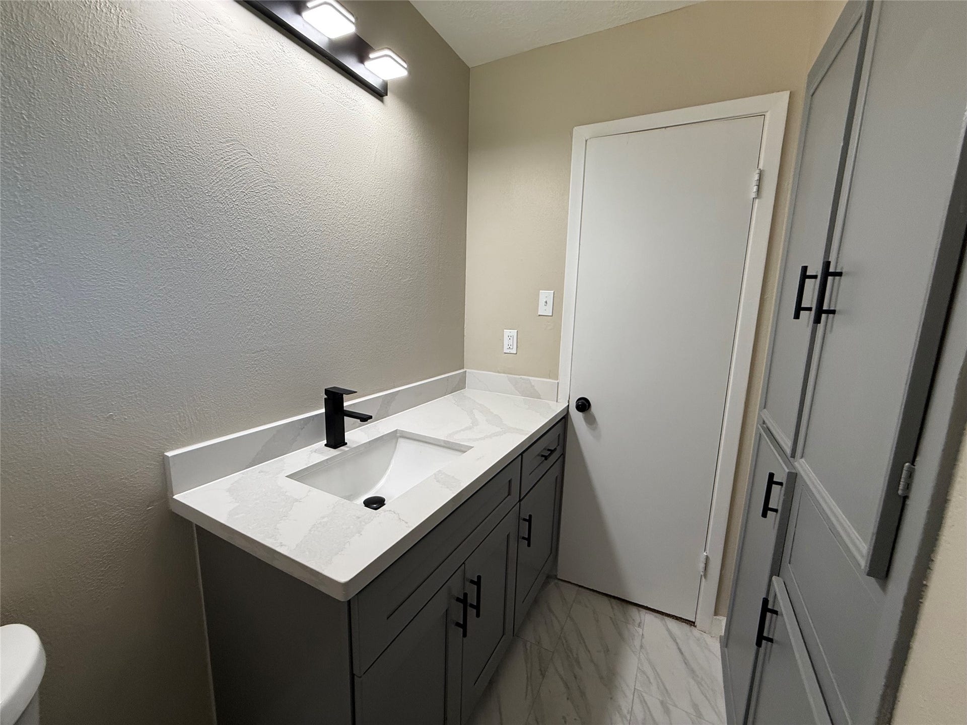 2818 Spa Drive, Deer Park, TX 77536 2818 Spa Drive, Deer Park, TX 77536