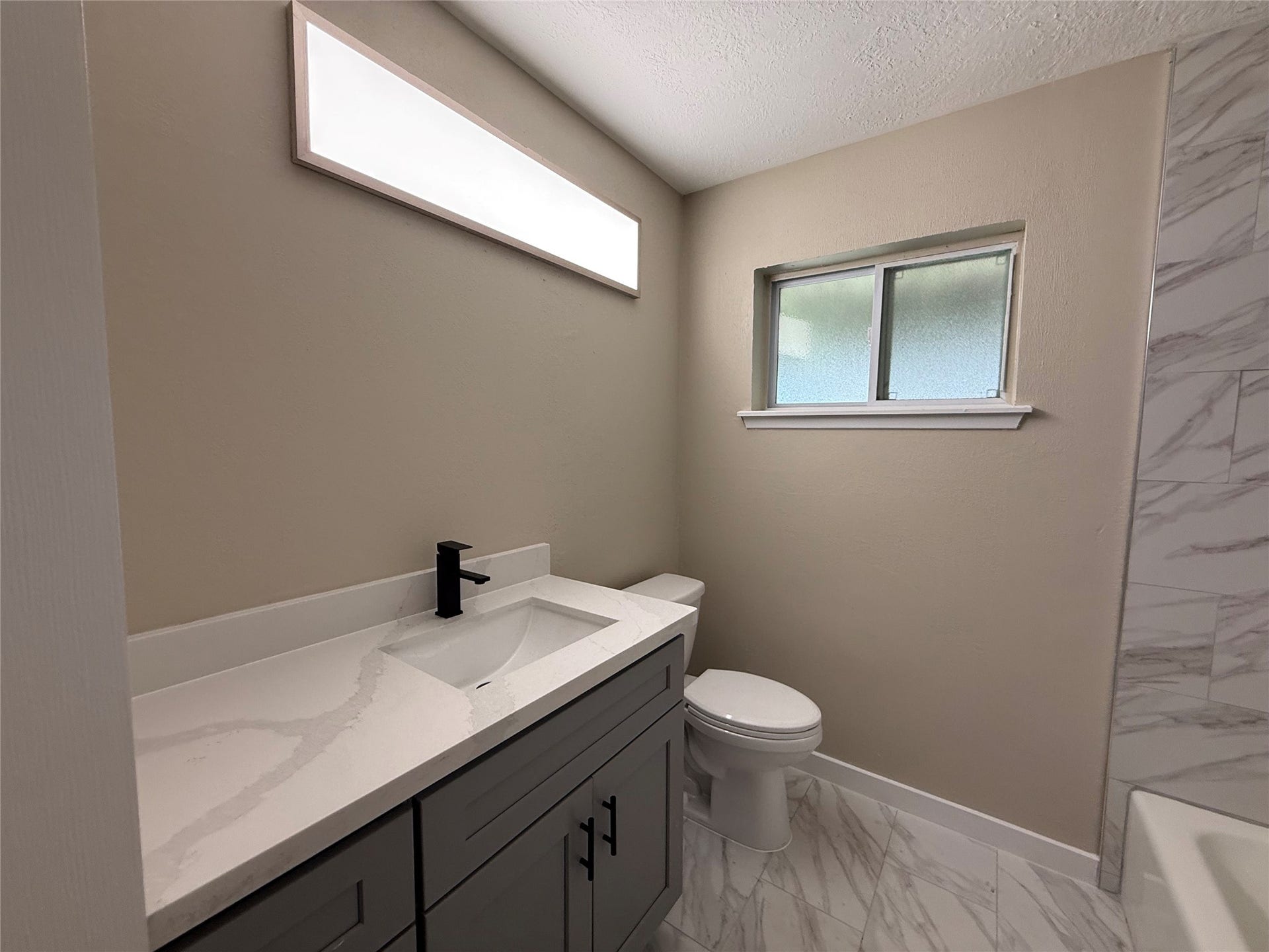 2818 Spa Drive, Deer Park, TX 77536 Hall bathroom been redone