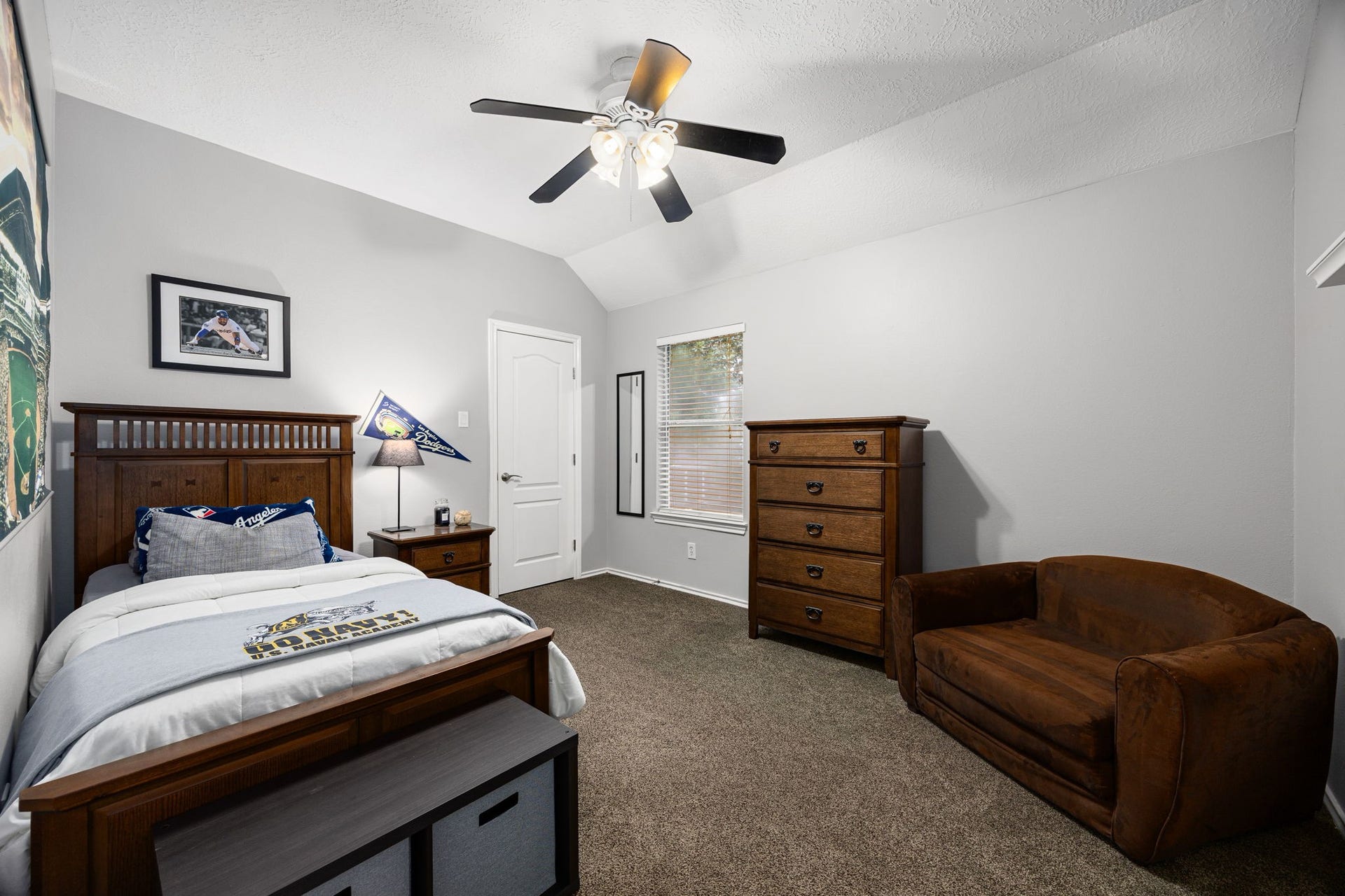 1427 Queens Bay Drive, Katy, TX 77494 This third bedroom offers plenty of room for resting and additional seating.