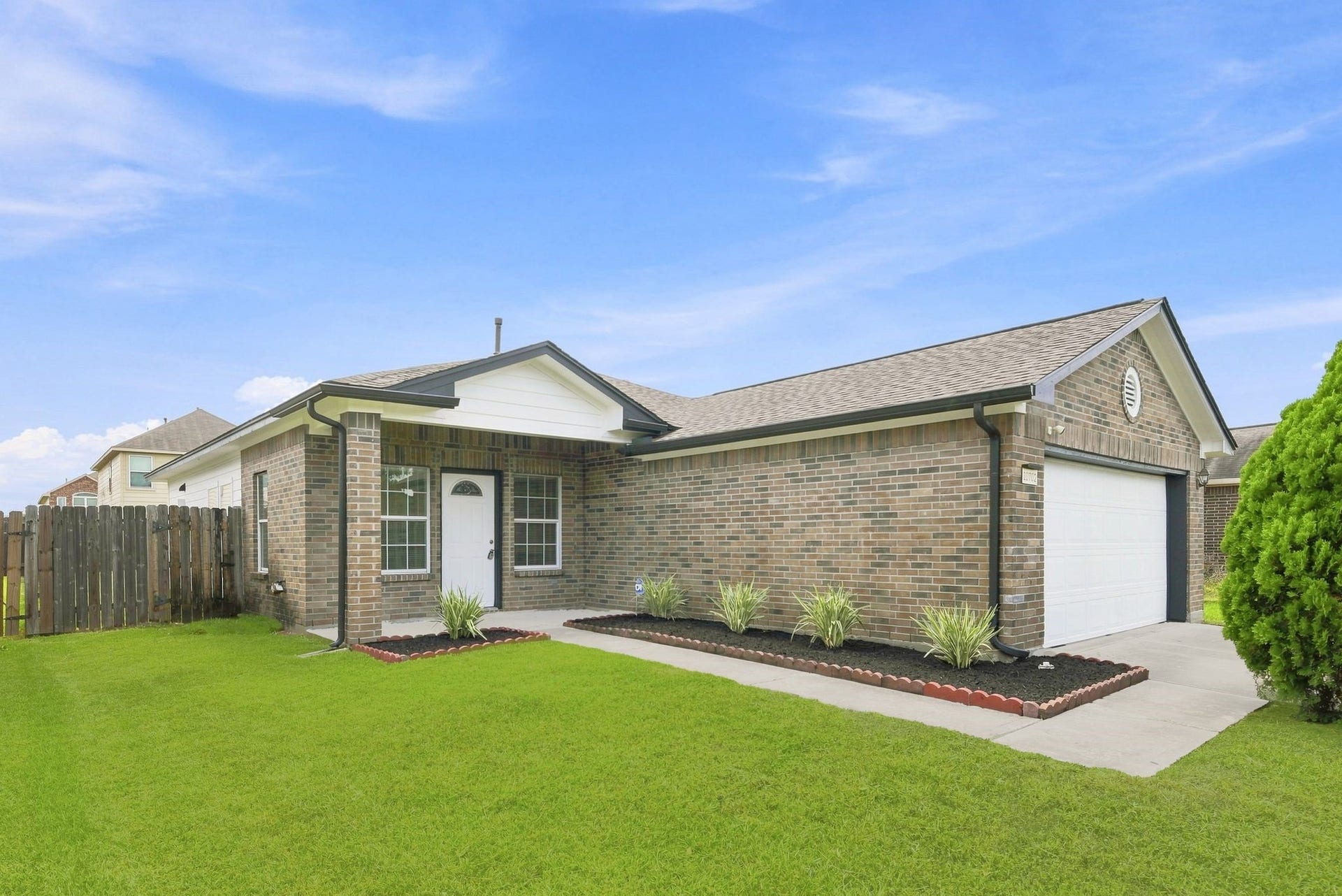 10702 Jordan Heights Drive, Houston, TX 77016 10702 Jordan Heights Drive, Houston, TX 77016