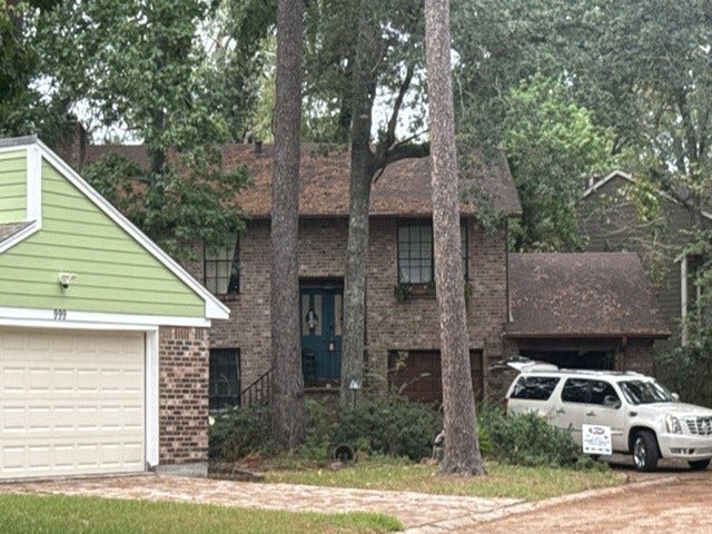 995 N Red Cedar Circle, The Woodlands, TX 77380 995 N Red Cedar Circle, The Woodlands, TX 77380