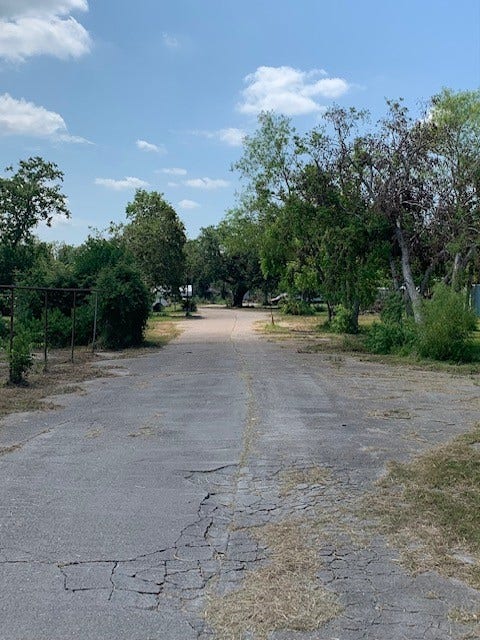 157 Cossin Road, Angleton, TX 77515