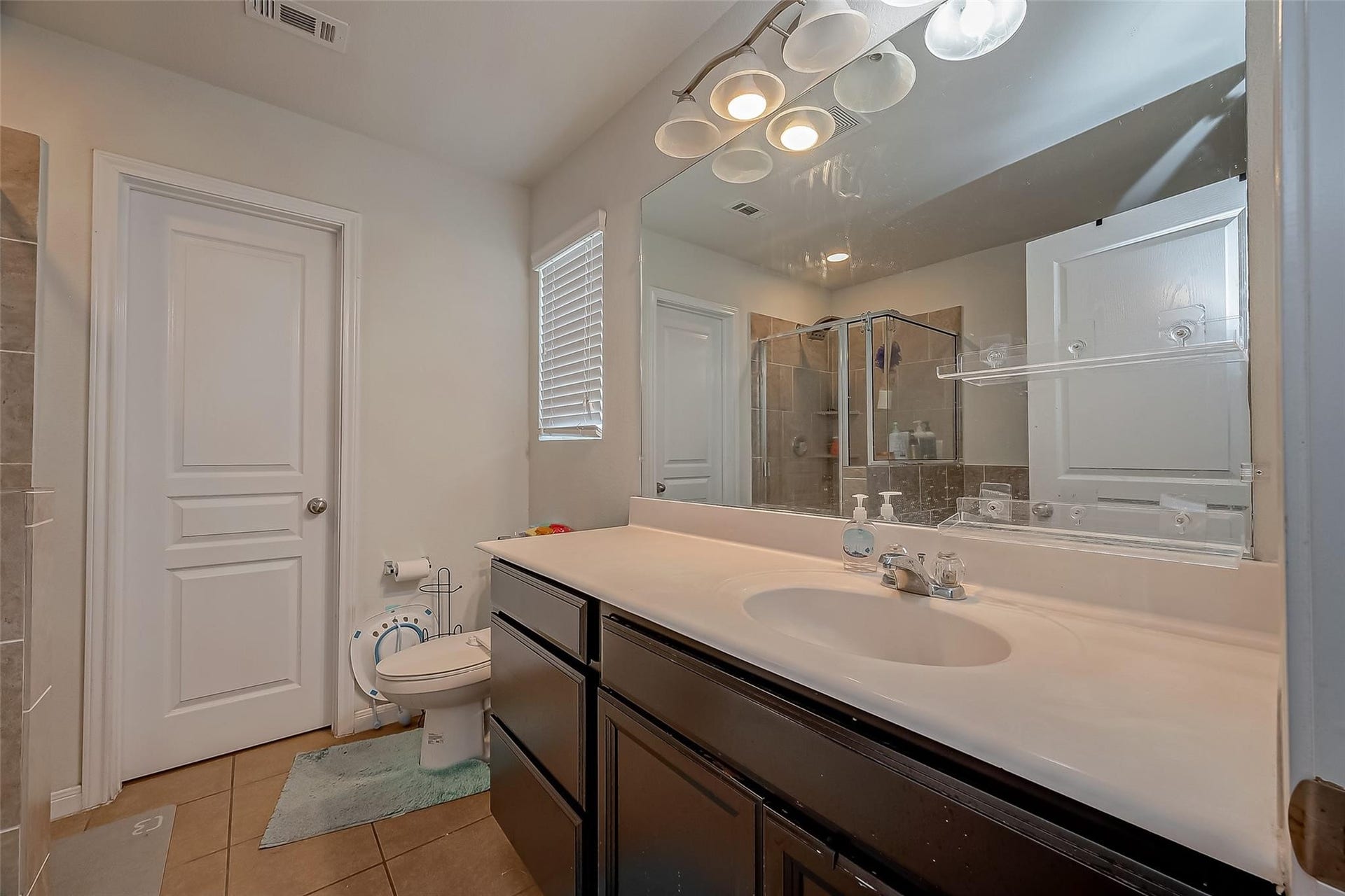 13907 Rimple Bend Lane, Houston, TX 77048 Primary Bath