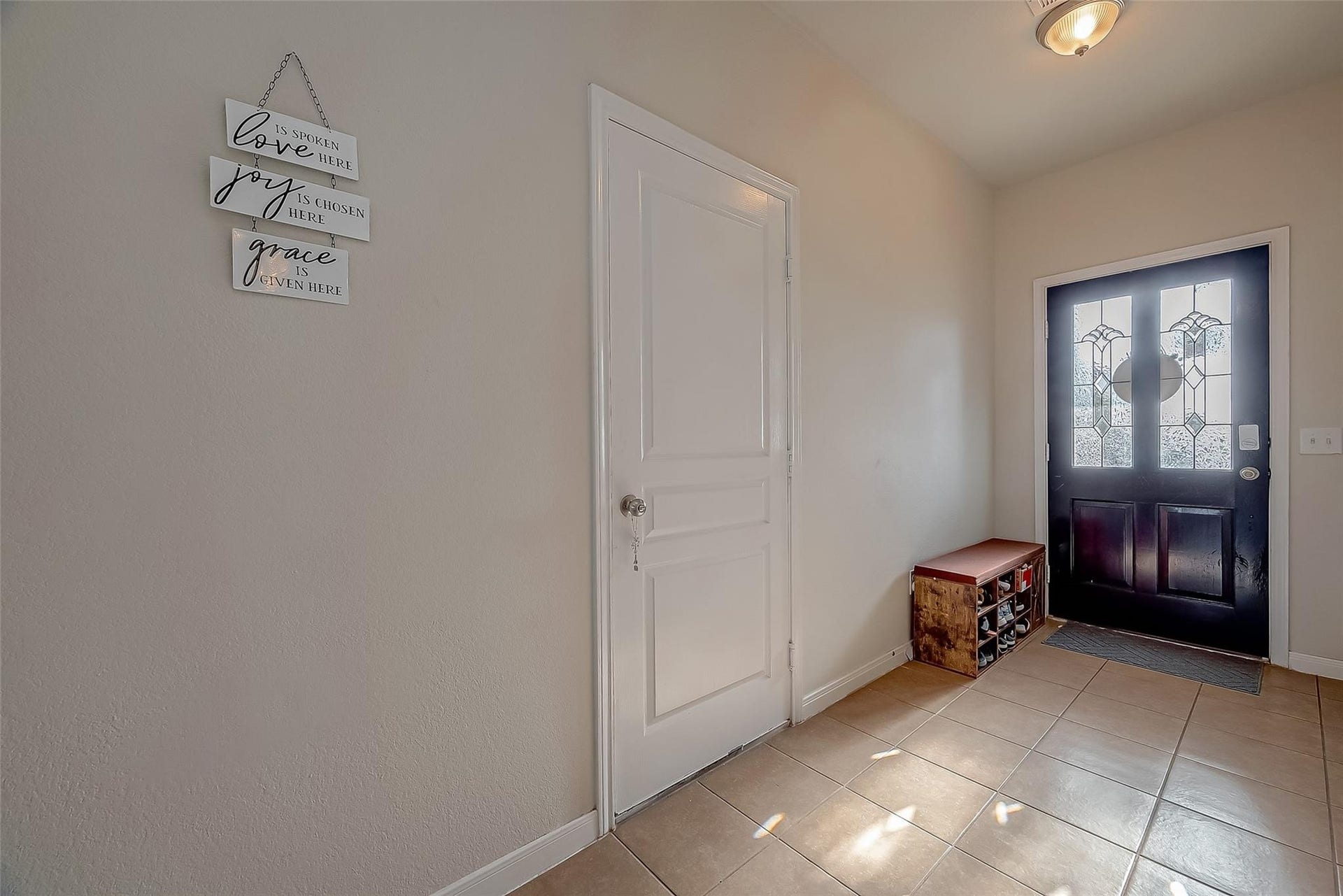 13907 Rimple Bend Lane, Houston, TX 77048 Entry