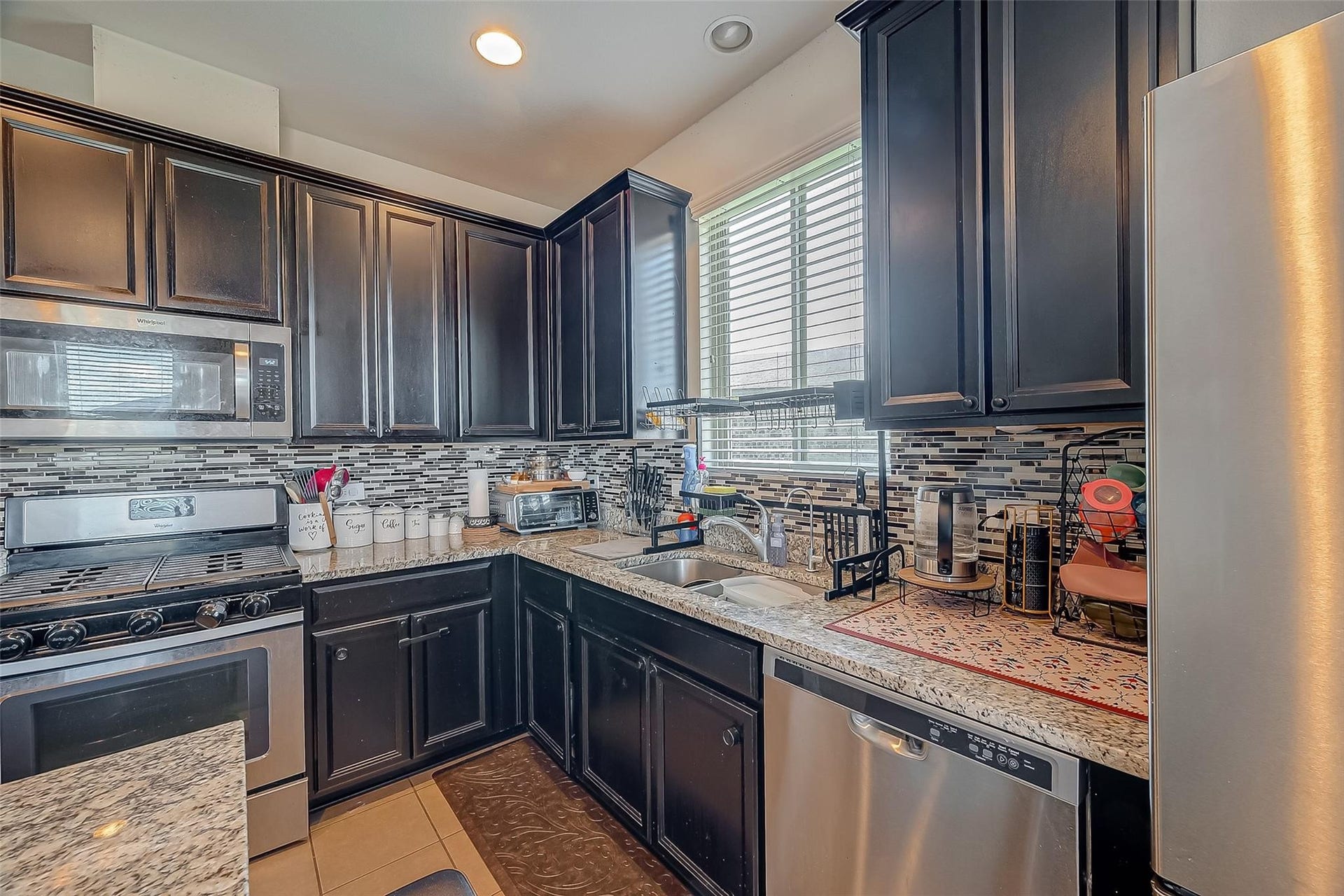 13907 Rimple Bend Lane, Houston, TX 77048 Kitchen