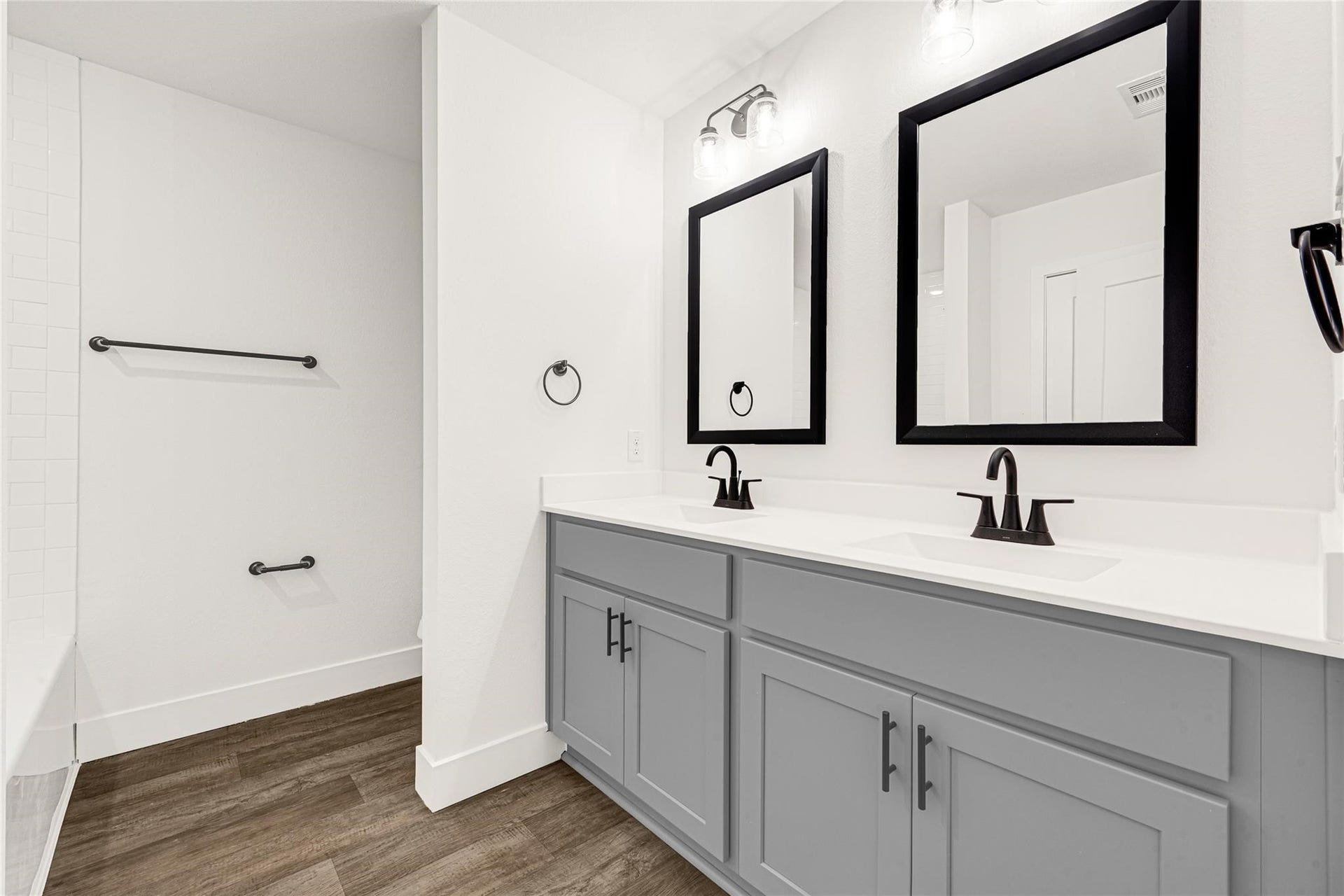 4410 W Bayou Maison Circle, Dickinson, TX 77539 4410 W Bayou Maison Circle, Dickinson, TX 77539