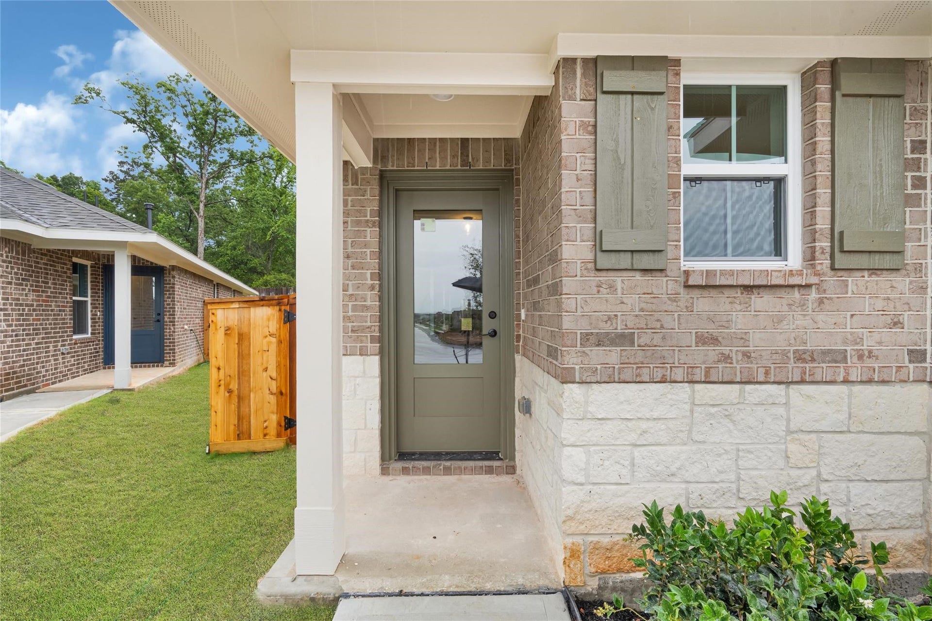 4410 W Bayou Maison Circle, Dickinson, TX 77539 4410 W Bayou Maison Circle, Dickinson, TX 77539