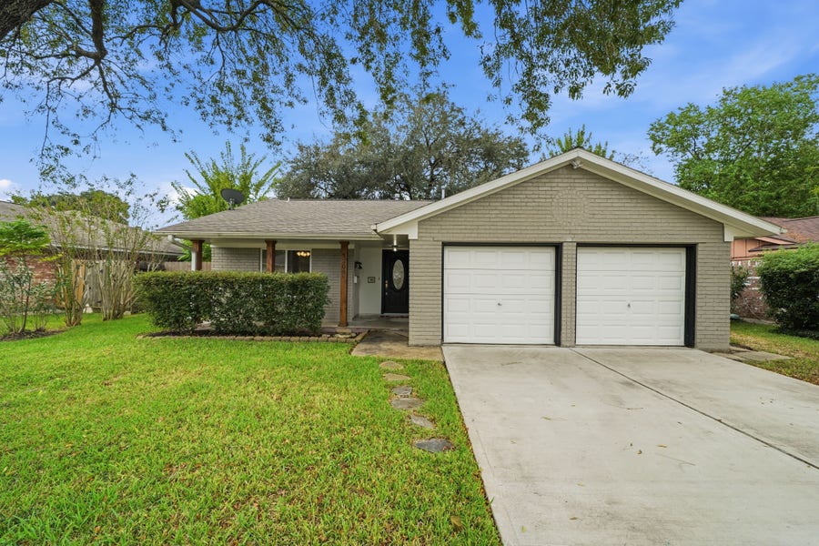 Property photo for 5208 Cunningham Drive, Pearland, TX