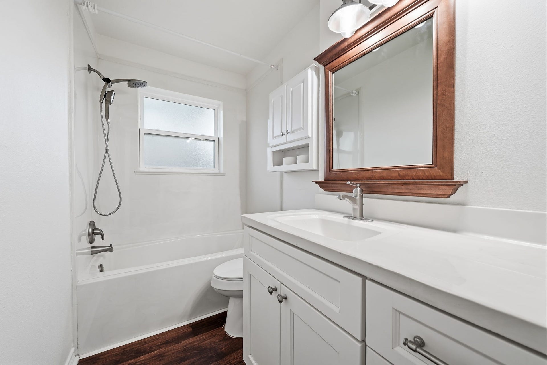 5208 Cunningham Drive, Pearland, TX 77581 Bathroom close to Bedroom #1 & Bedroom #2