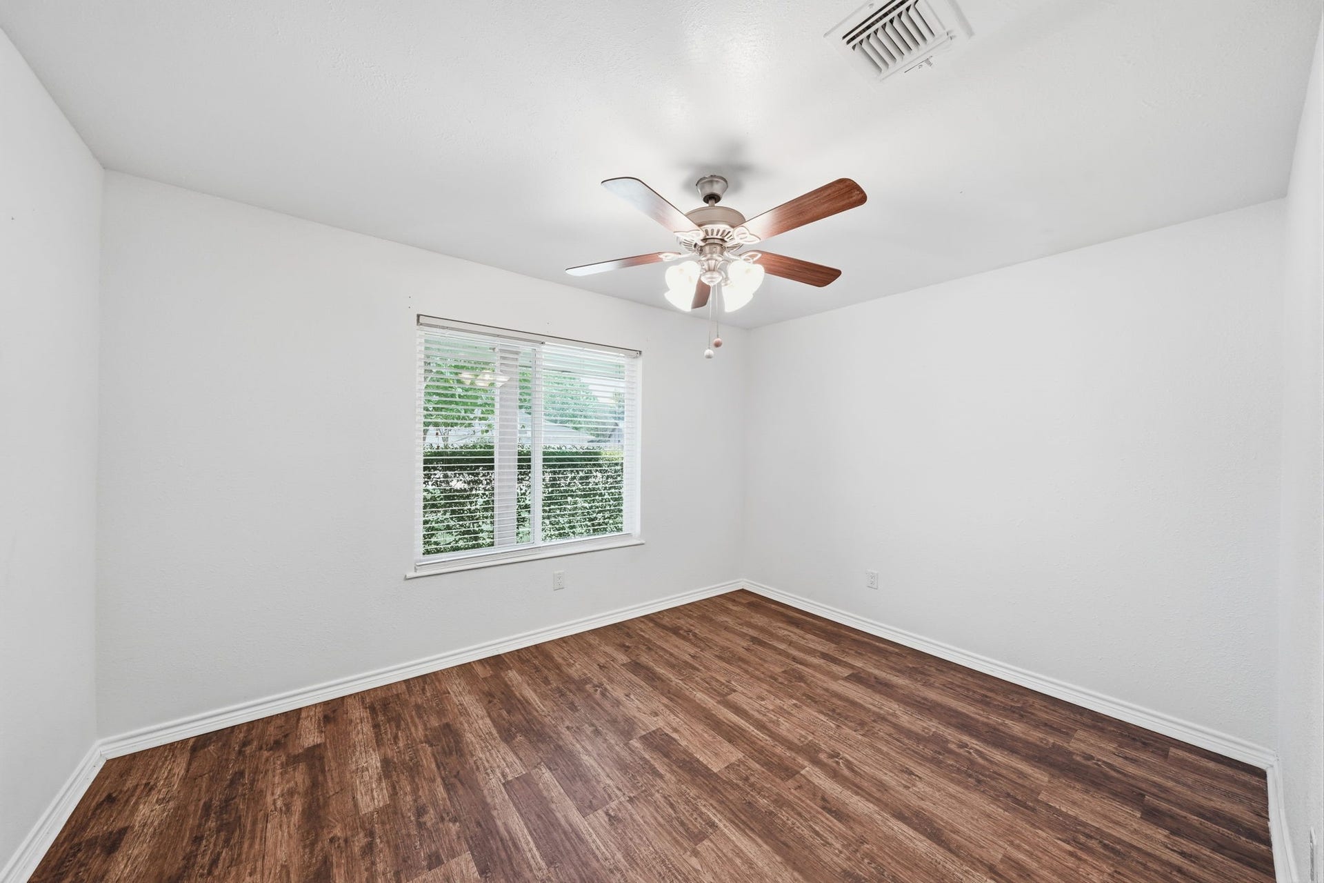 5208 Cunningham Drive, Pearland, TX 77581 Bedroom #1 at the Front of the home.
