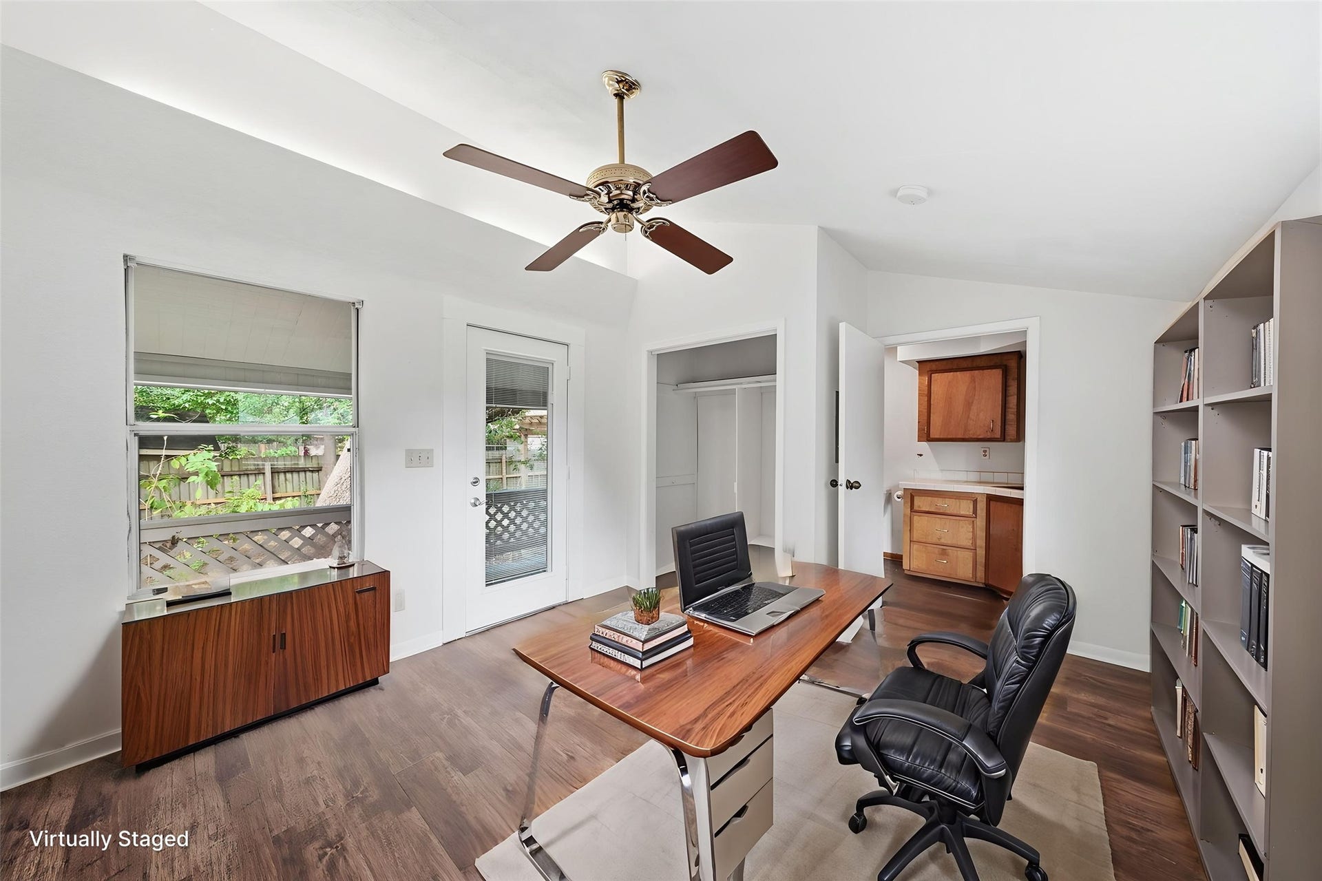 5208 Cunningham Drive, Pearland, TX 77581 VIRTUALLY STAGED Guest Cottage as an Office Space