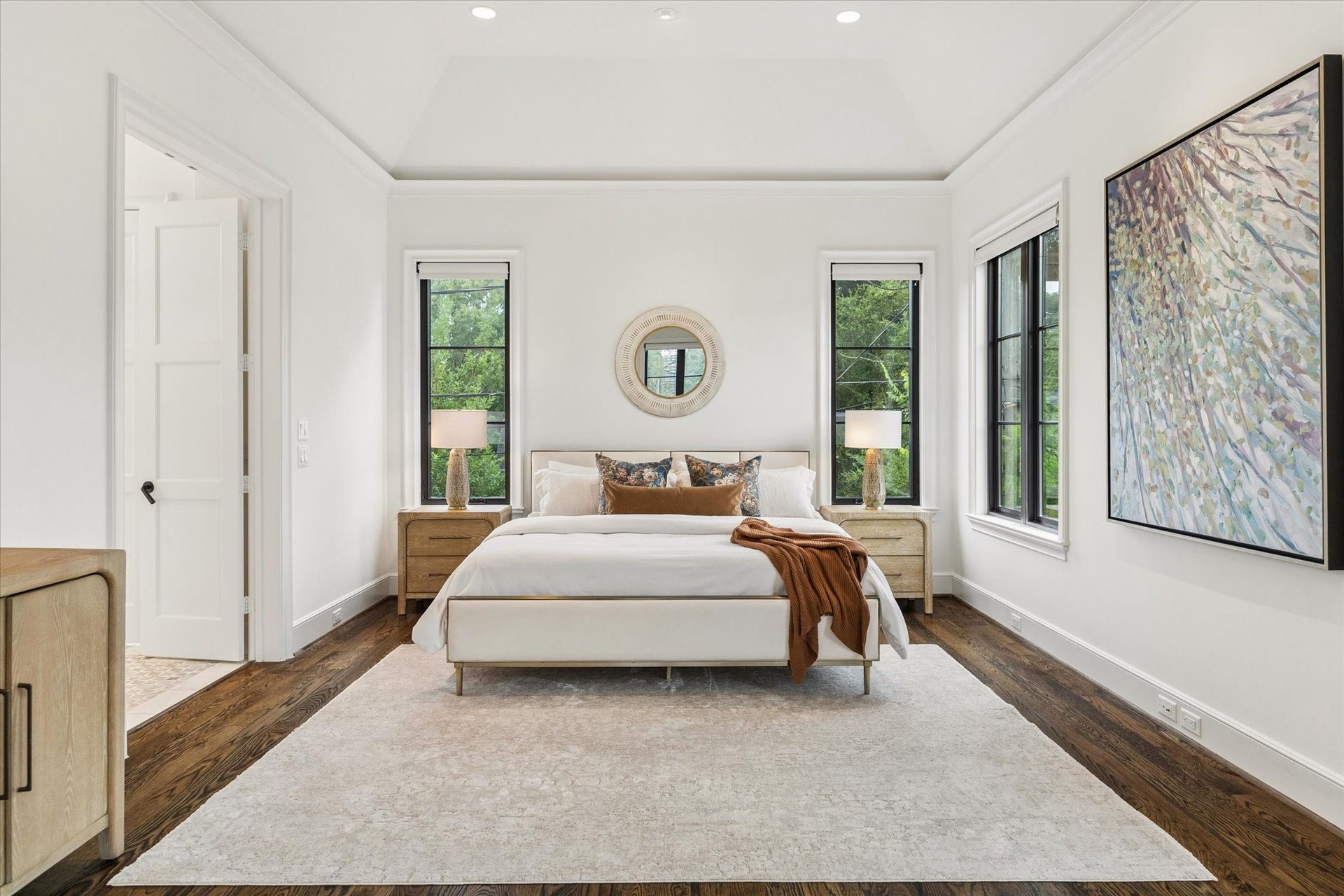 1647 Vassar Street, Houston, TX 77006 Additional primary-bedroom view showcasing the generous layout.