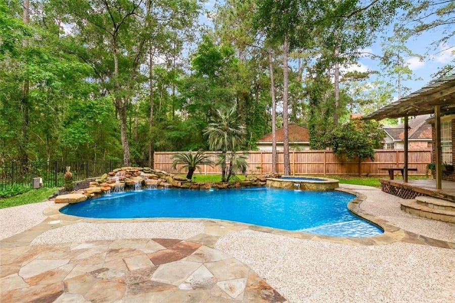Property photo for 71 E Sterling Pond Circle, The Woodlands, TX