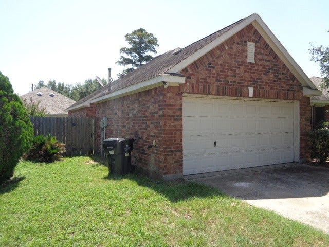 Property photo for 32510 Decker Oaks Drive, Pinehurst, TX