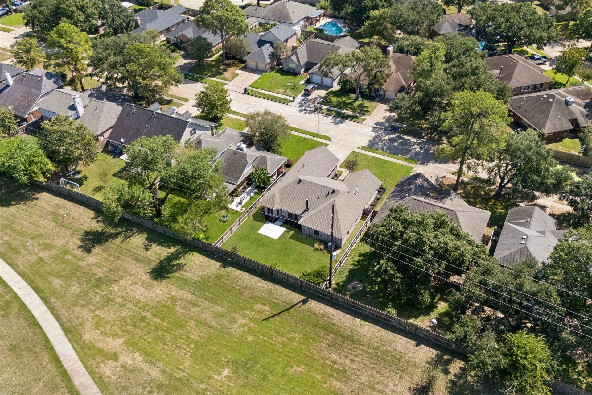 17610 Garnercrest Drive, Houston, TX 77095