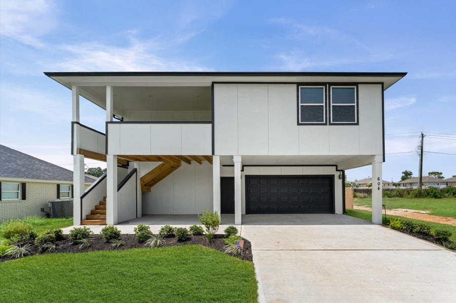 Property photo for 604 Fairfield Street E, Shoreacres, TX