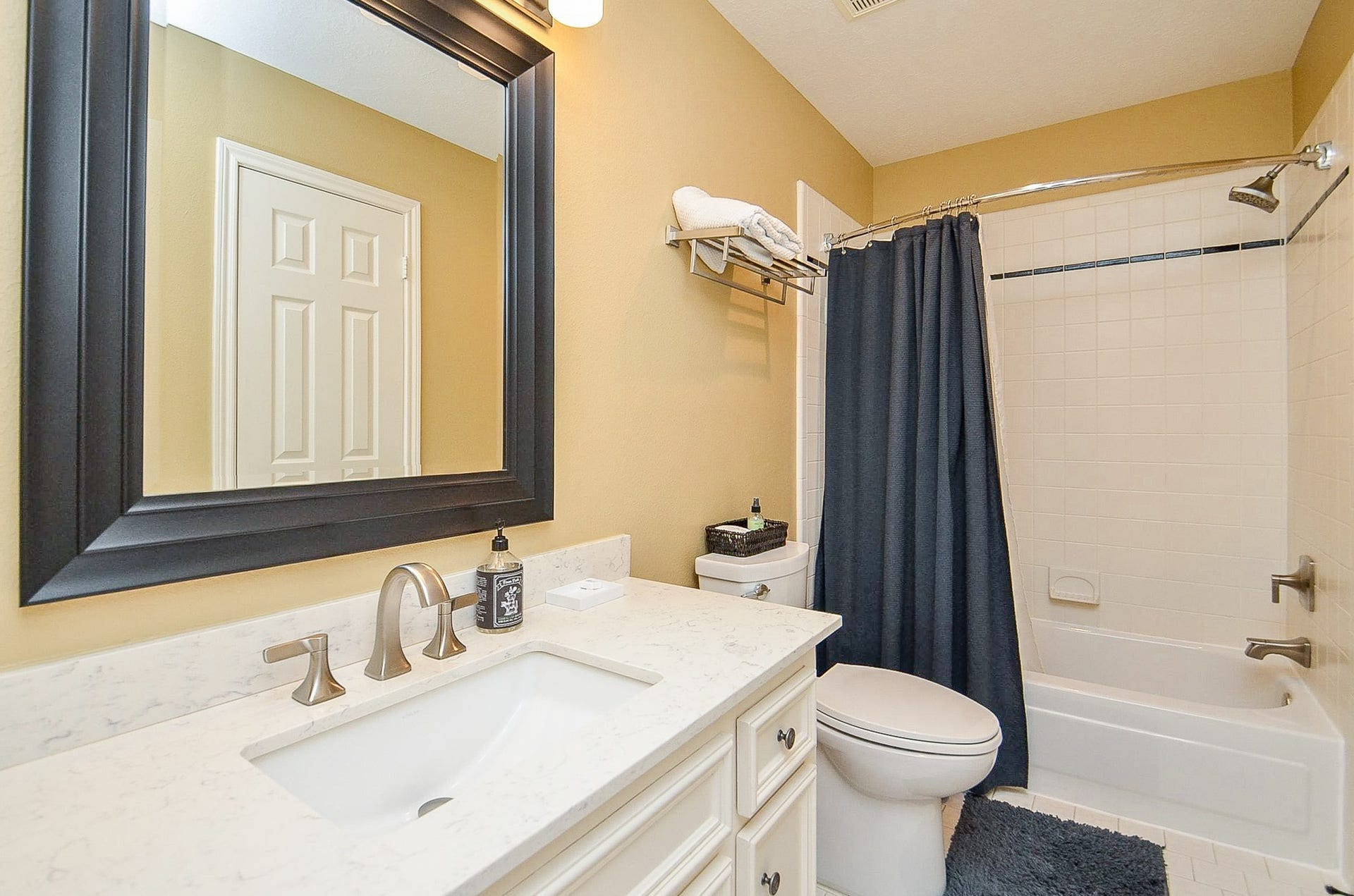 19 Ambleside Crescent Drive, Sugar Land, TX 77479 19 Ambleside Crescent Drive, Sugar Land, TX 77479