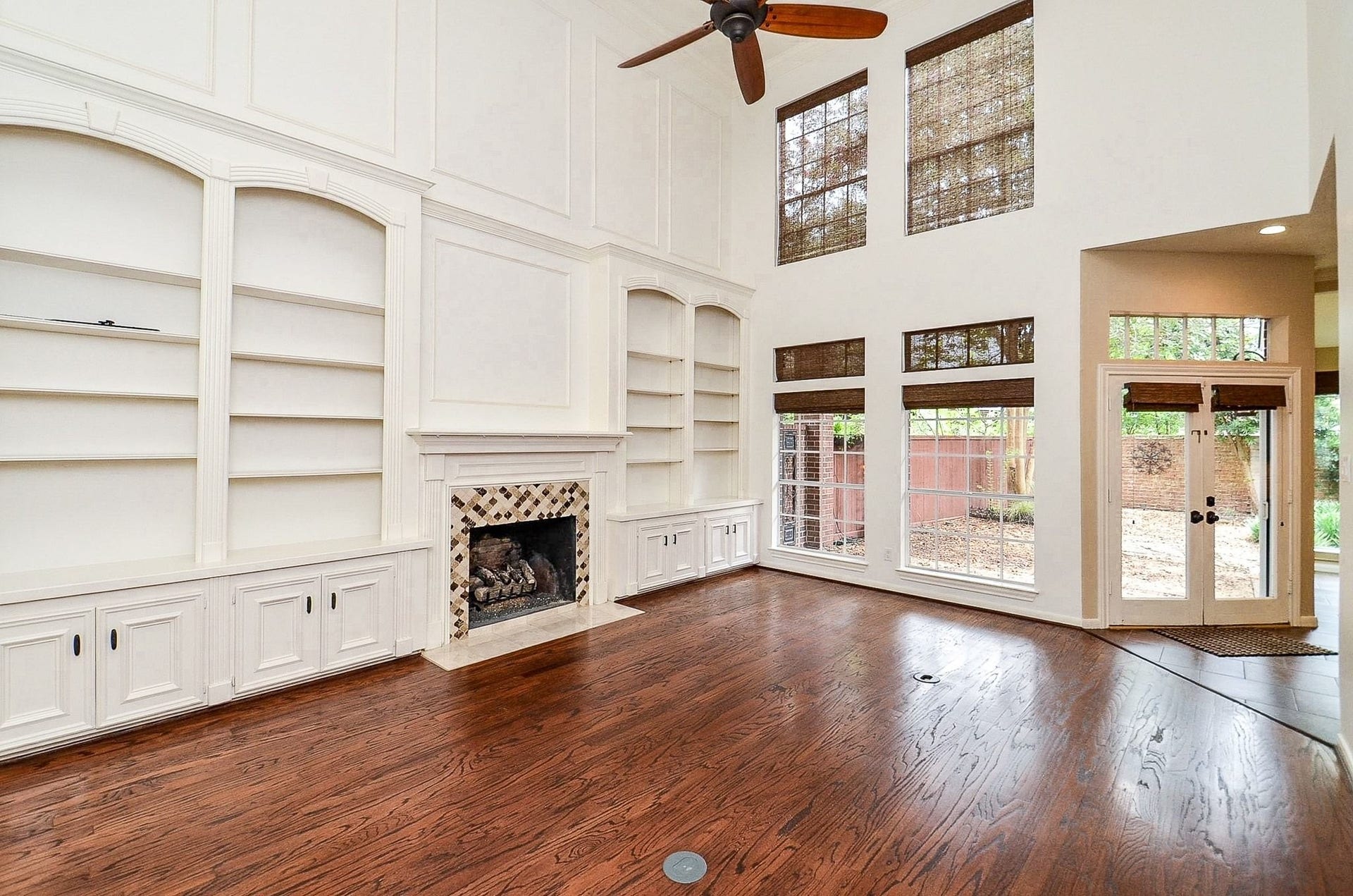 19 Ambleside Crescent Drive, Sugar Land, TX 77479 19 Ambleside Crescent Drive, Sugar Land, TX 77479