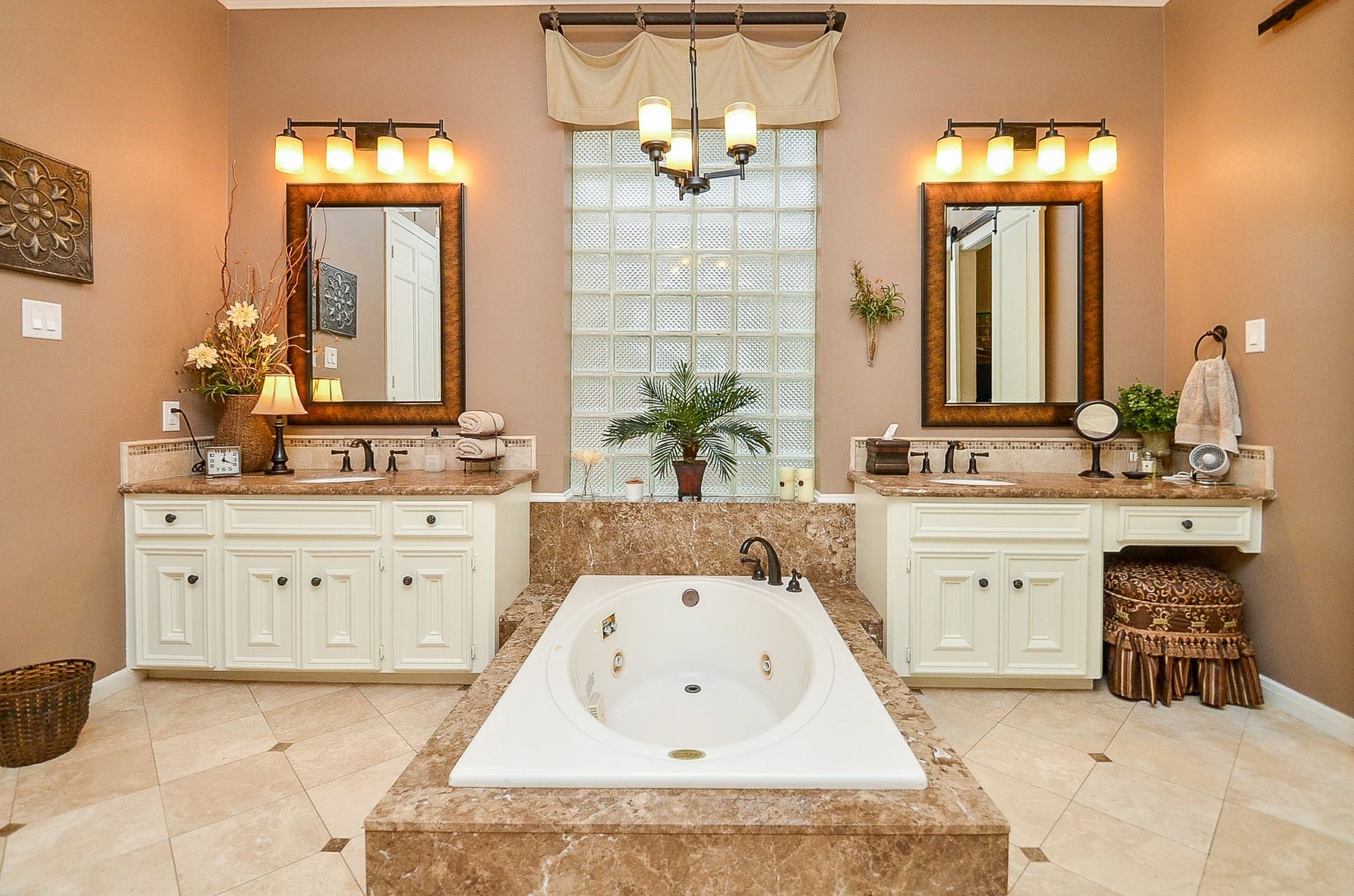 19 Ambleside Crescent Drive, Sugar Land, TX 77479 19 Ambleside Crescent Drive, Sugar Land, TX 77479