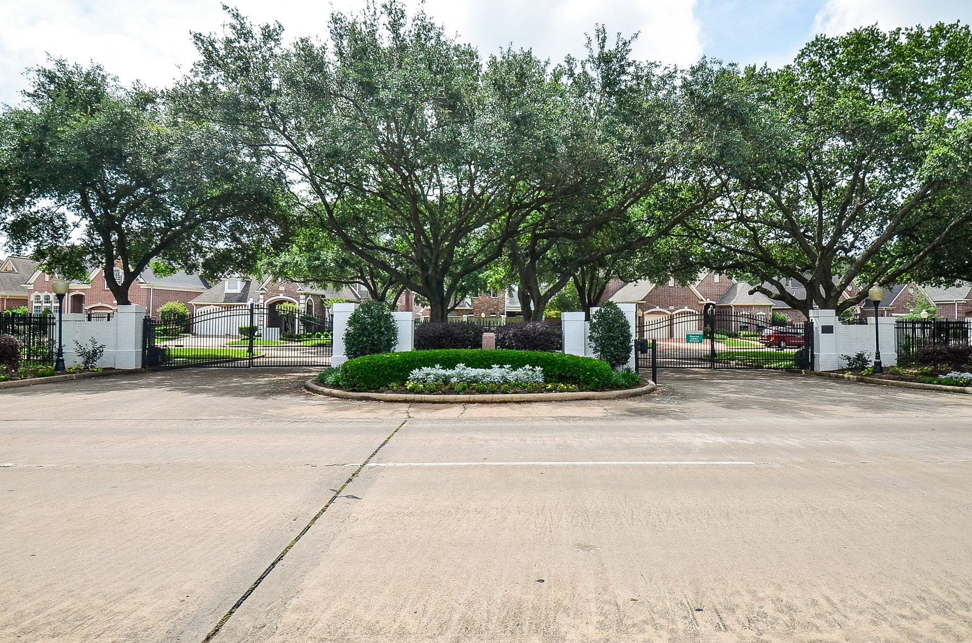 19 Ambleside Crescent Drive, Sugar Land, TX 77479 19 Ambleside Crescent Drive, Sugar Land, TX 77479