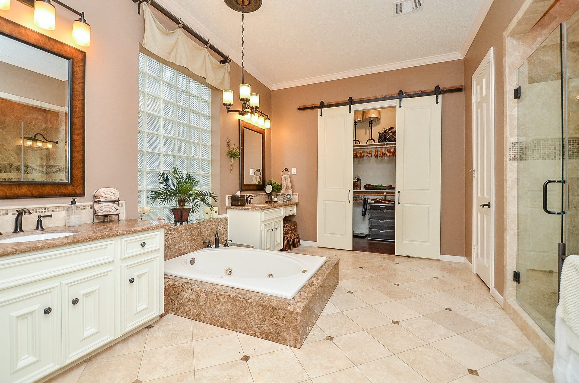 19 Ambleside Crescent Drive, Sugar Land, TX 77479 19 Ambleside Crescent Drive, Sugar Land, TX 77479