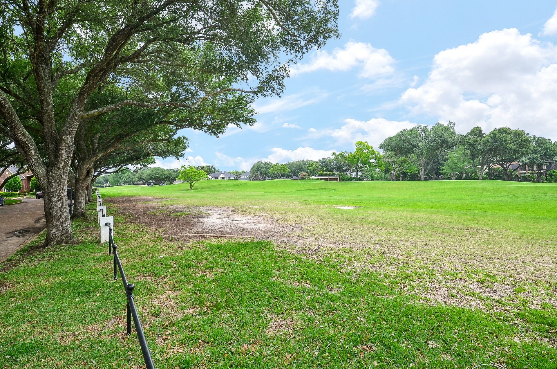 19 Ambleside Crescent Drive, Sugar Land, TX 77479 19 Ambleside Crescent Drive, Sugar Land, TX 77479