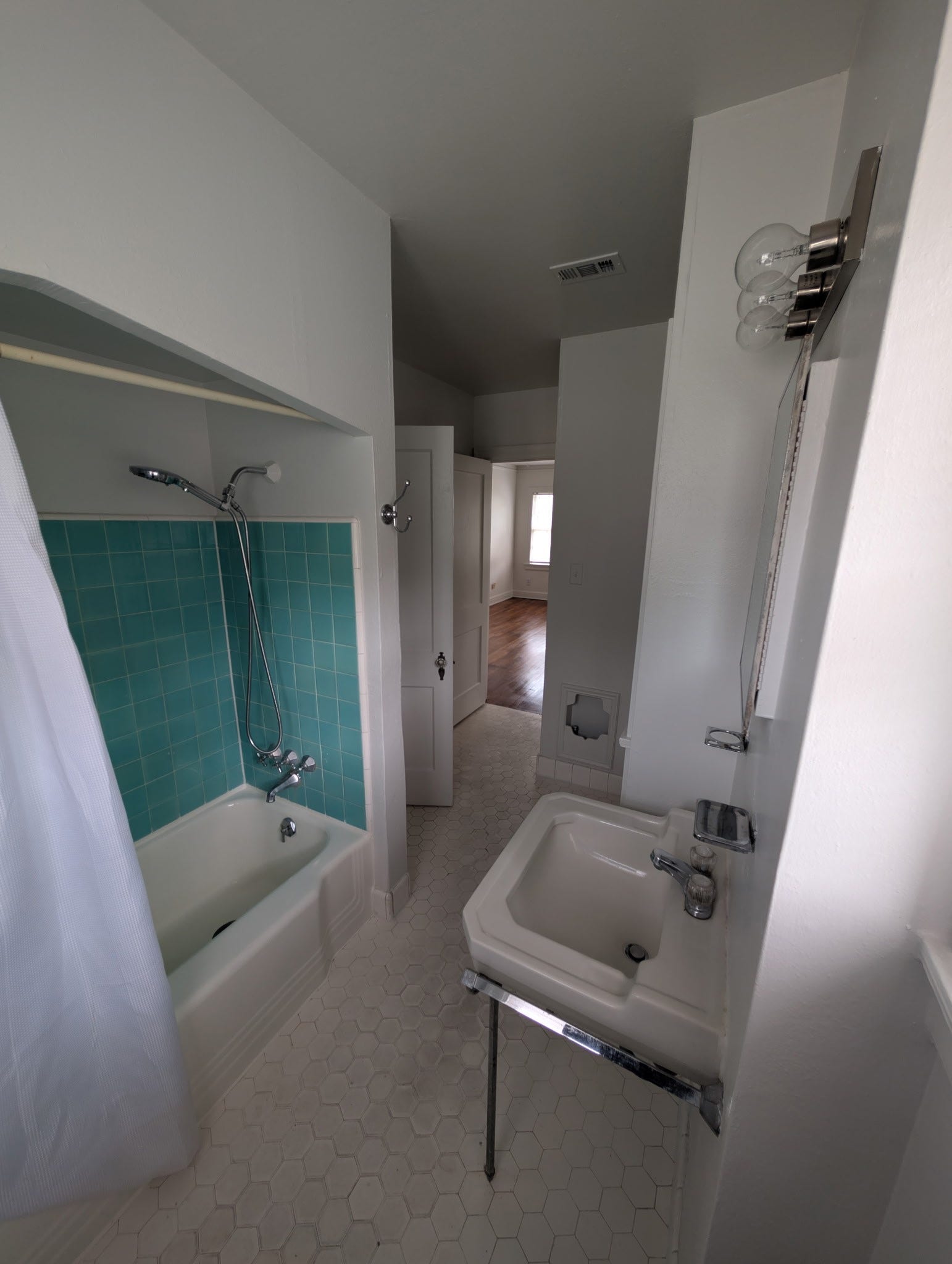5622 Chartres Street, #4, Houston, TX 77004