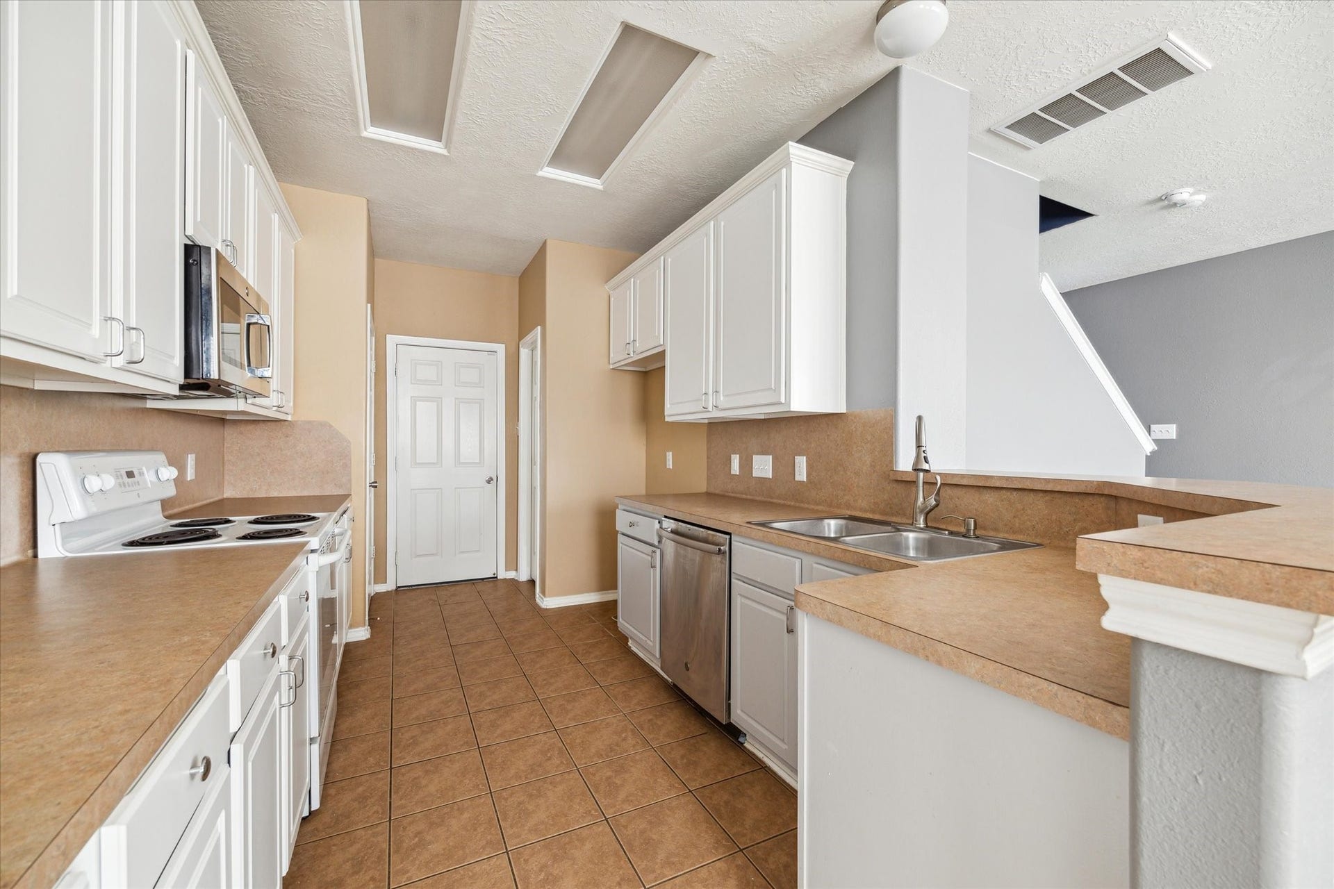 14307 Mirkwood Lane, Houston, TX 77014 14307 Mirkwood Lane, Houston, TX 77014