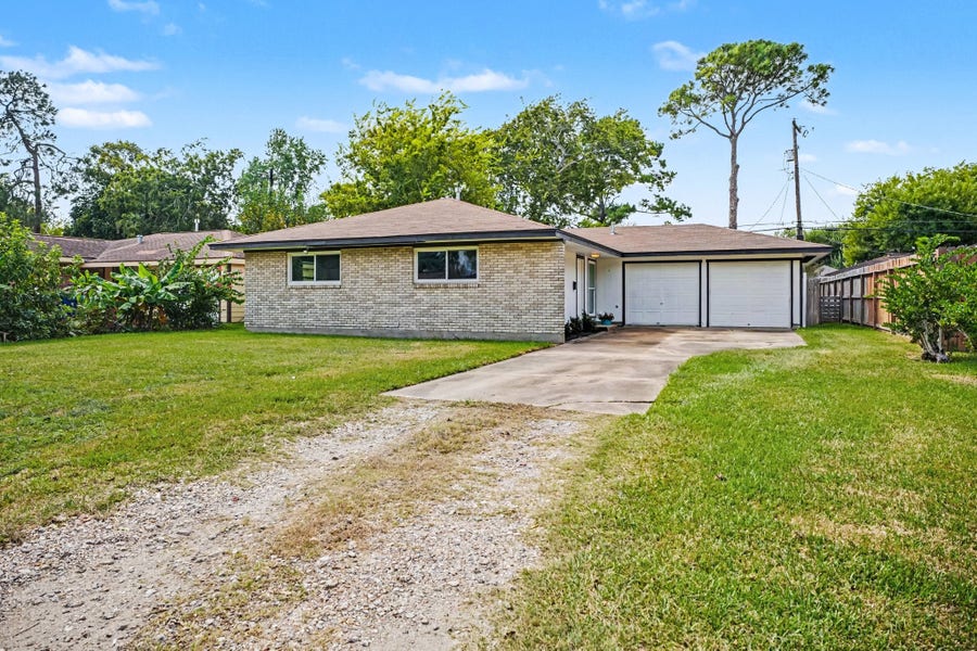 Property photo for 1317 N Natchez Drive, Texas City, TX