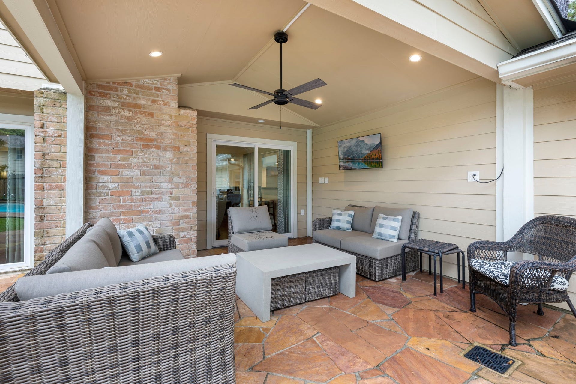 5210 Westminister Court, Houston, TX 77069 5210 Westminister Court, Houston, TX 77069