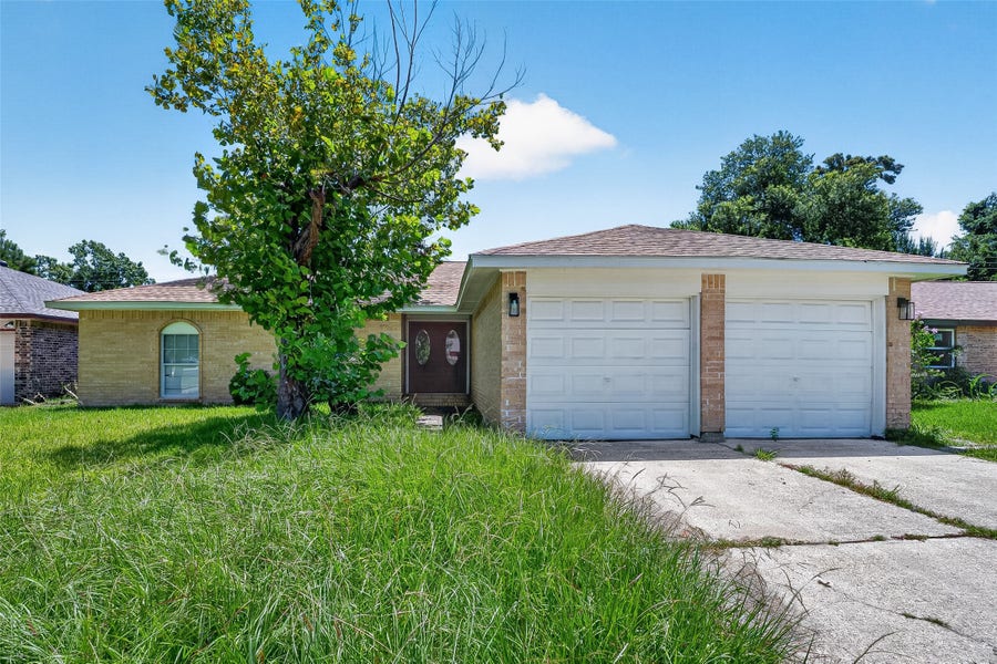 Property photo for 1446 Castle Glen Drive, Houston, TX