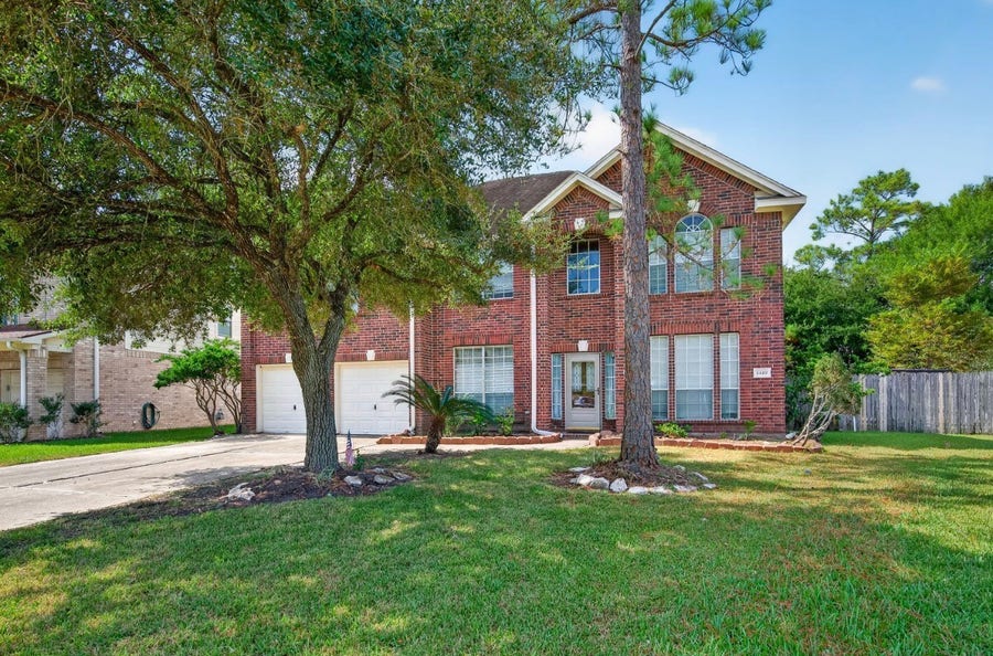 Property photo for 1410 Pine Forest Drive, Pearland, TX