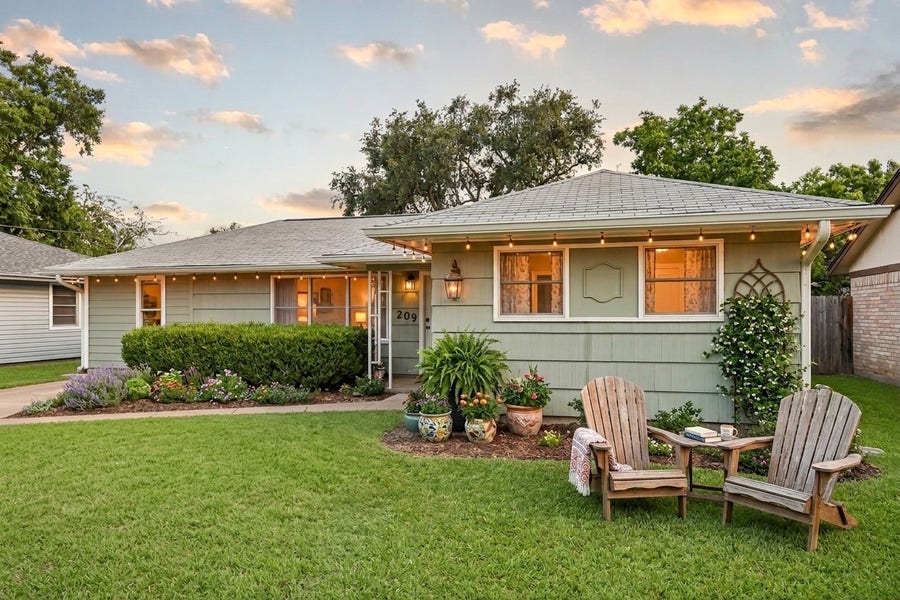 Property photo for 209 W 6th Street, Deer Park, TX