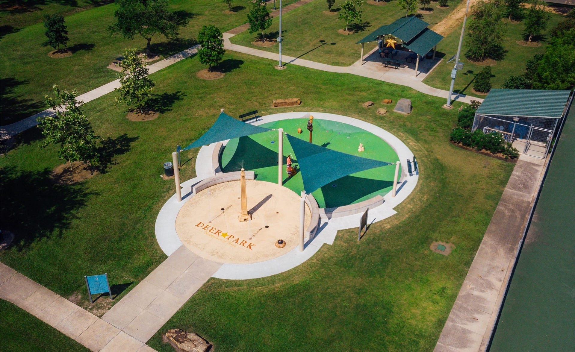 209 W 6th Street, Deer Park, TX 77536 Splash pad