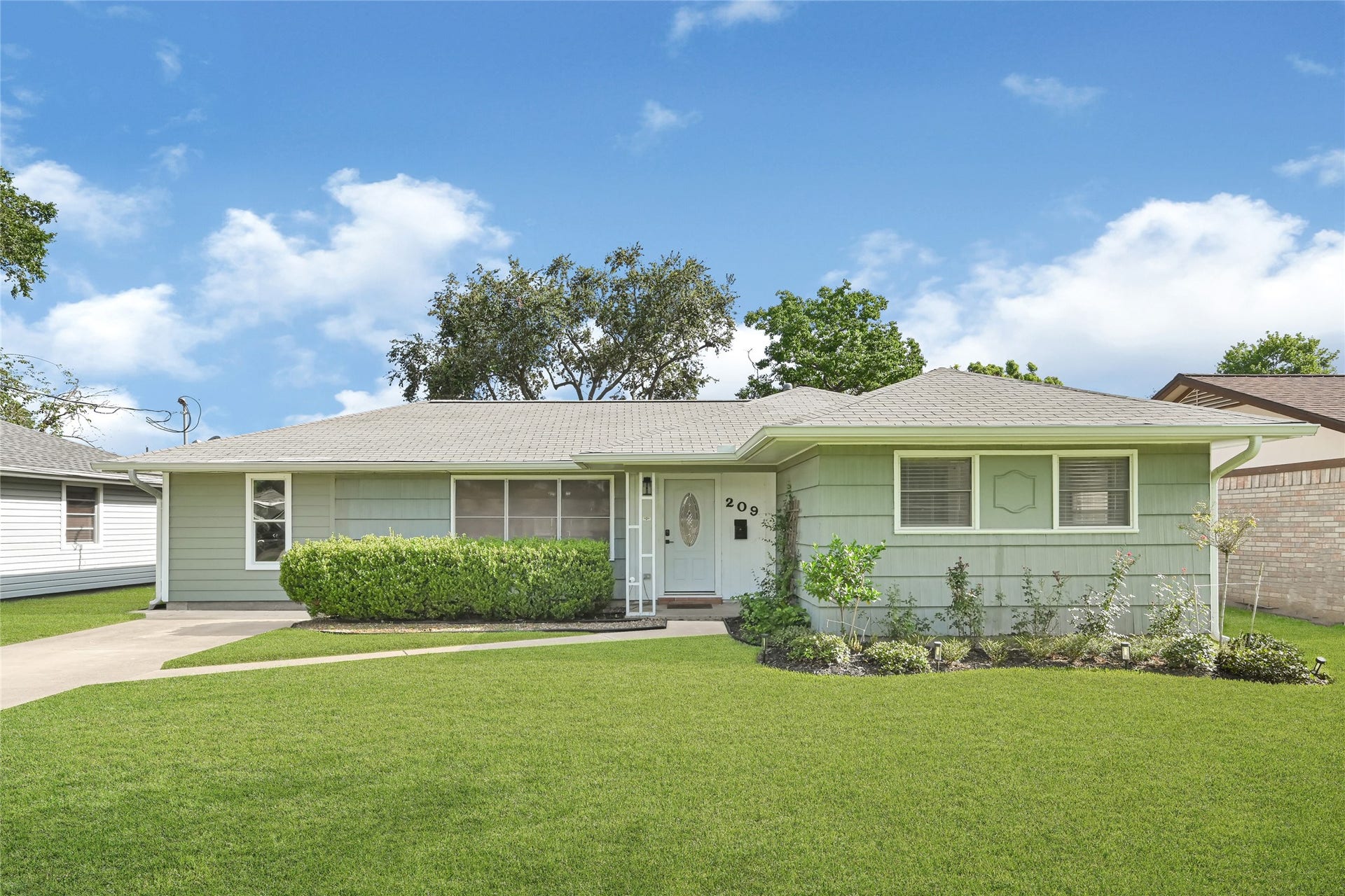 209 W 6th Street, Deer Park, TX 77536 209 W 6th Street, Deer Park, TX 77536