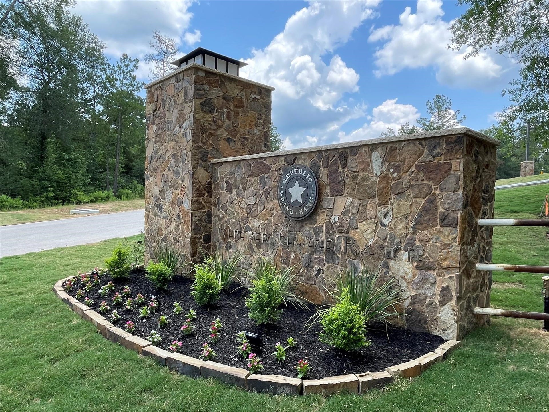 15997 Ridge Oak Road, Willis, TX 77378 15997 Ridge Oak Road, Willis, TX 77378