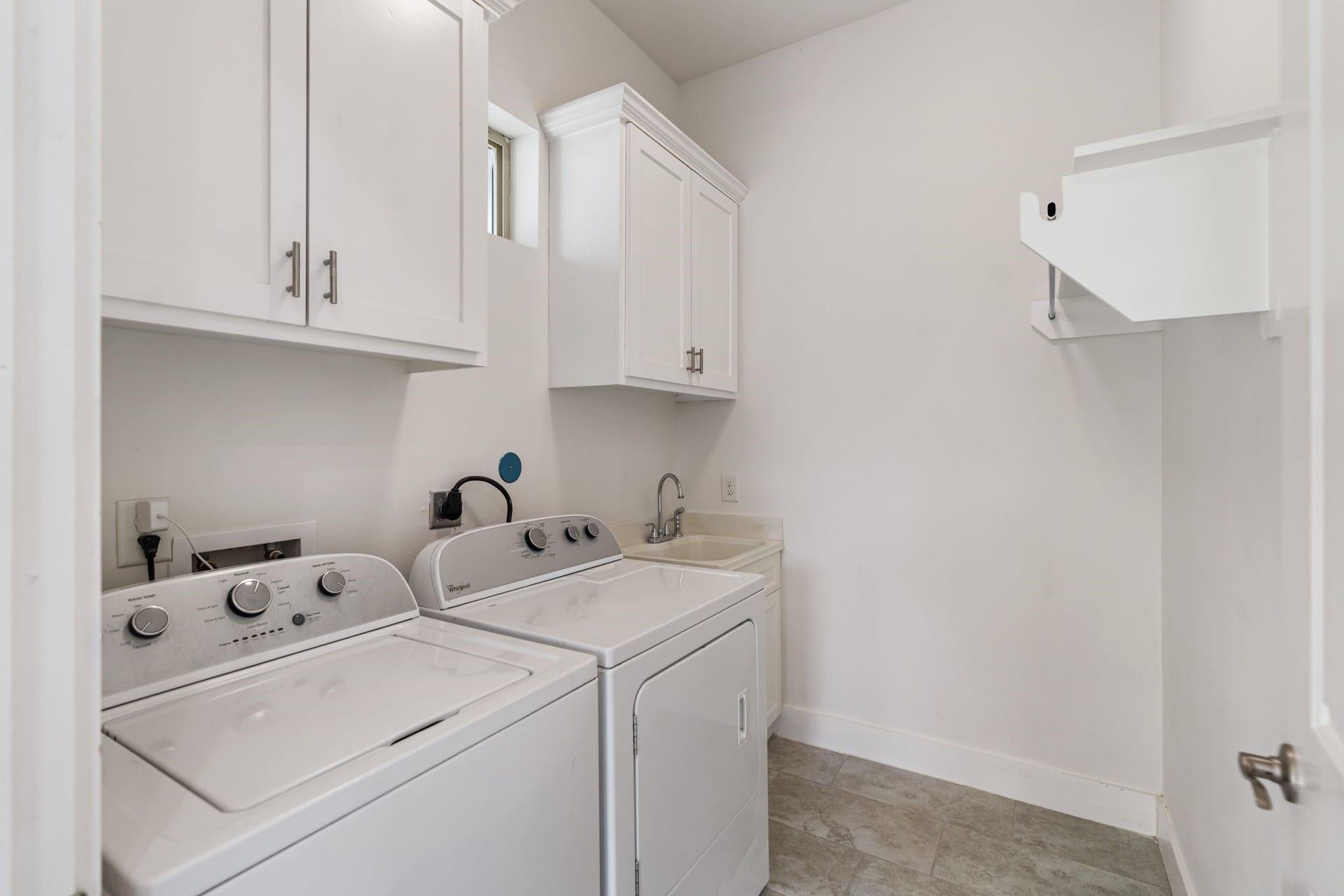 1005 Bingham Street, #5, Houston, TX 77007 Walk in laundry room conveniently located on the second floor