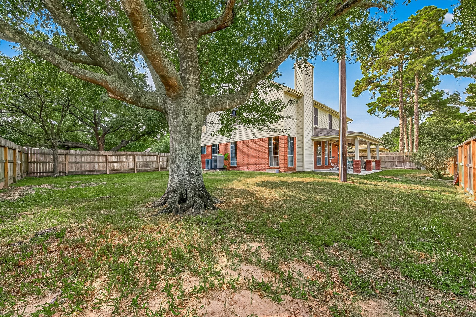 7406 Pleasant Ridge Drive, Houston, TX 77095 large big sideyard