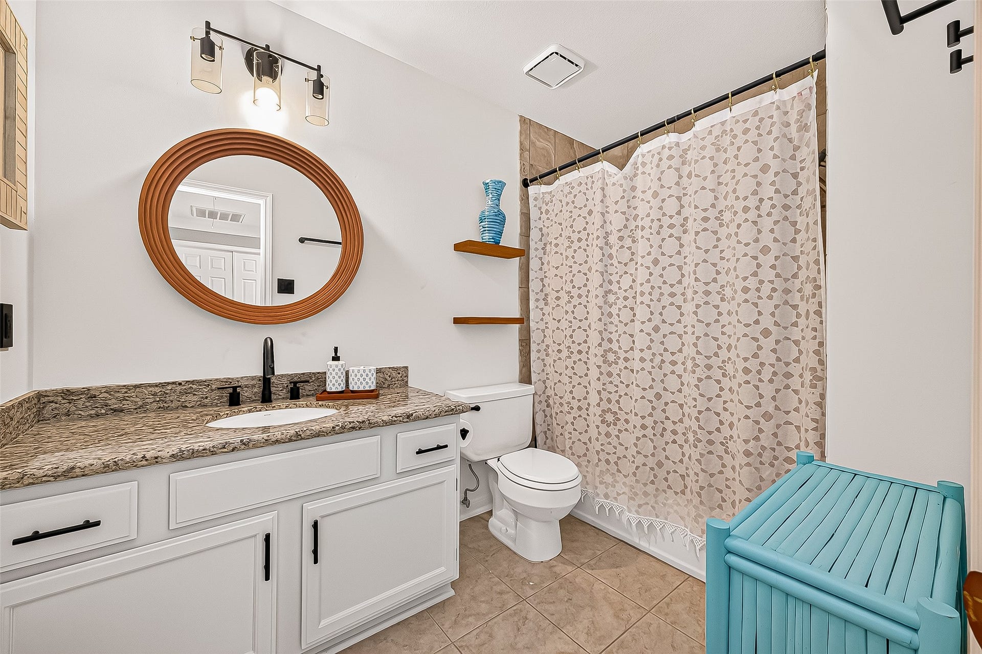 7406 Pleasant Ridge Drive, Houston, TX 77095 upstairs fall bathrooms