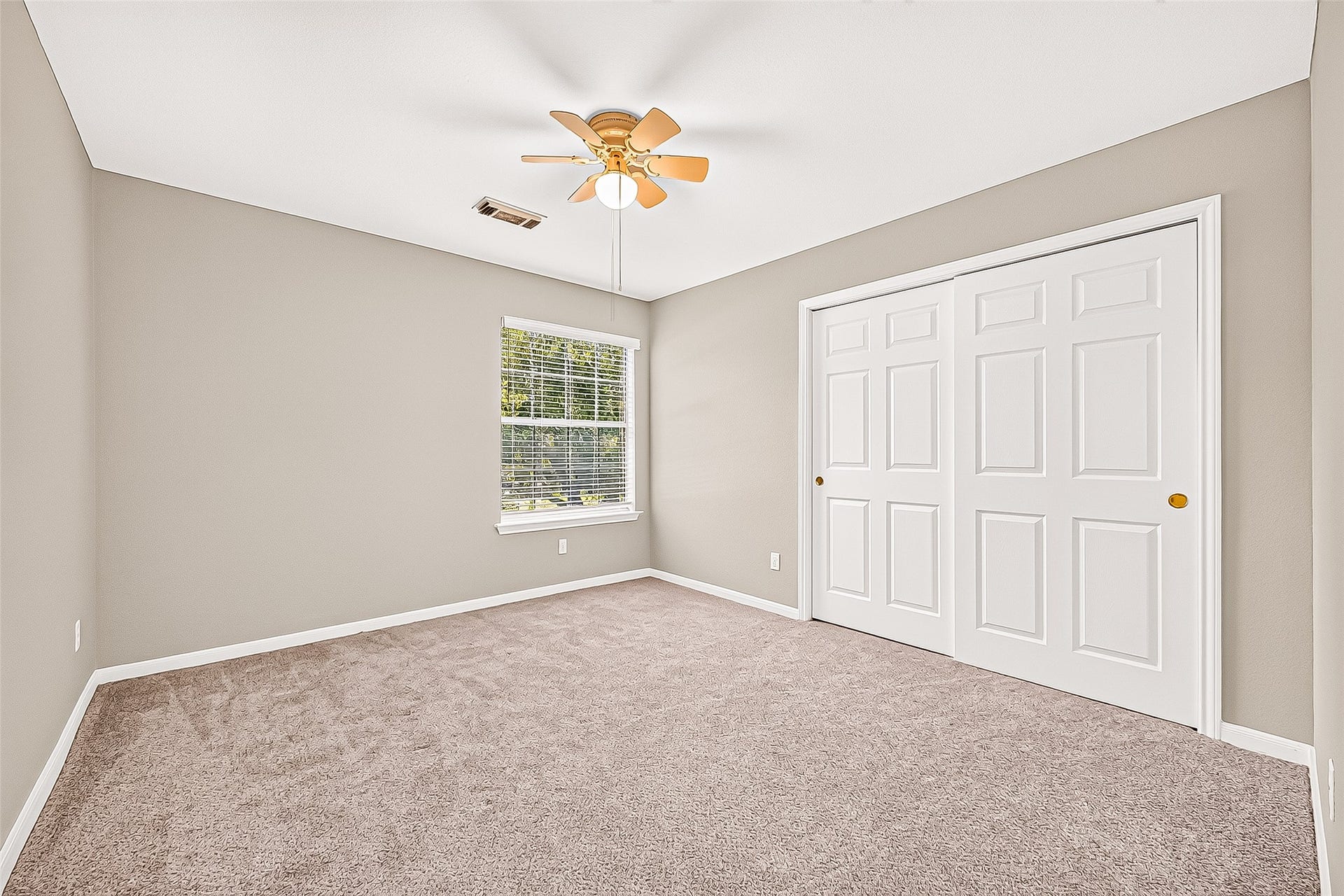 7406 Pleasant Ridge Drive, Houston, TX 77095 guest room 2