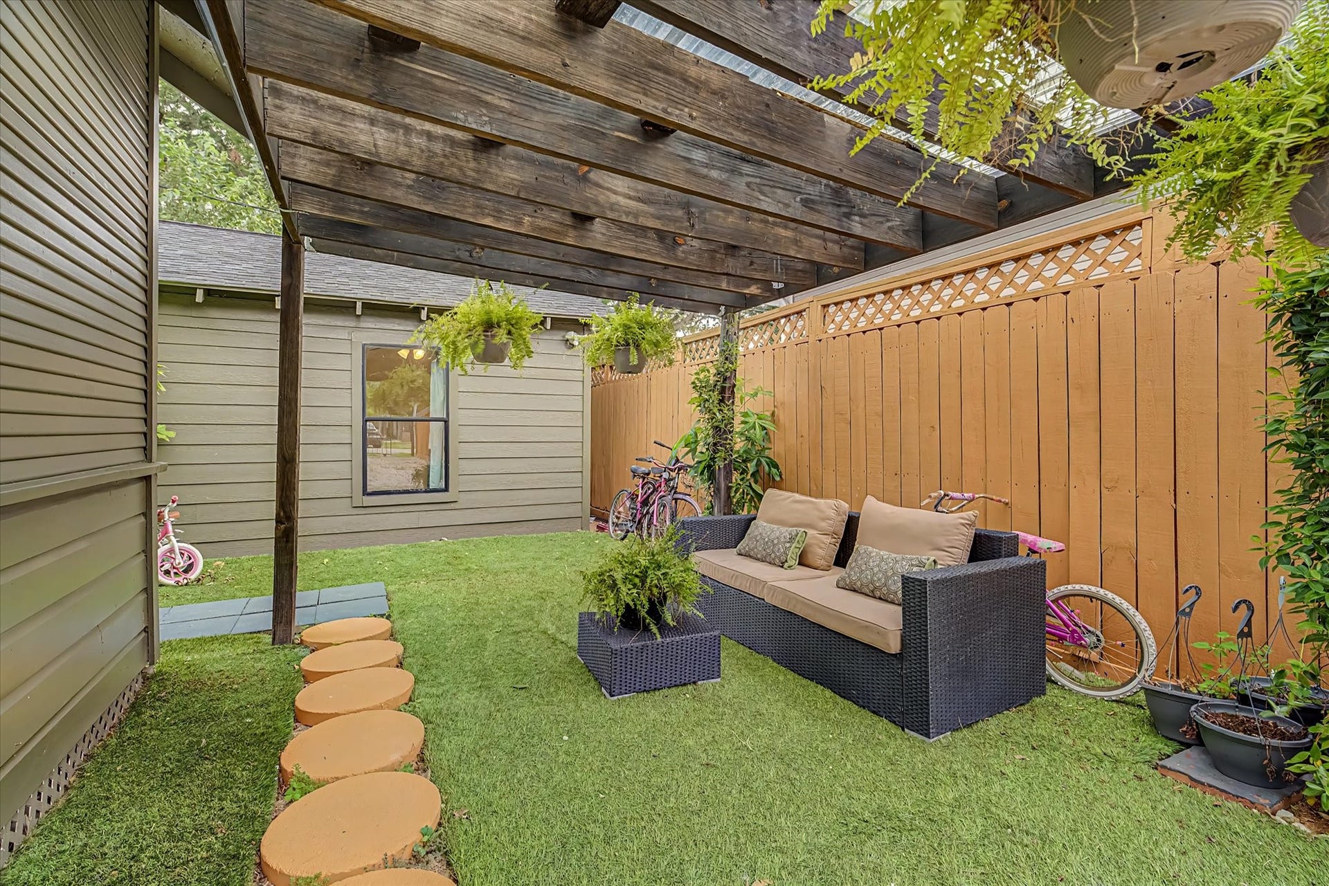 606 Vincent Street, #B, Houston, TX 77009 606 Vincent Street, #B, Houston, TX 77009